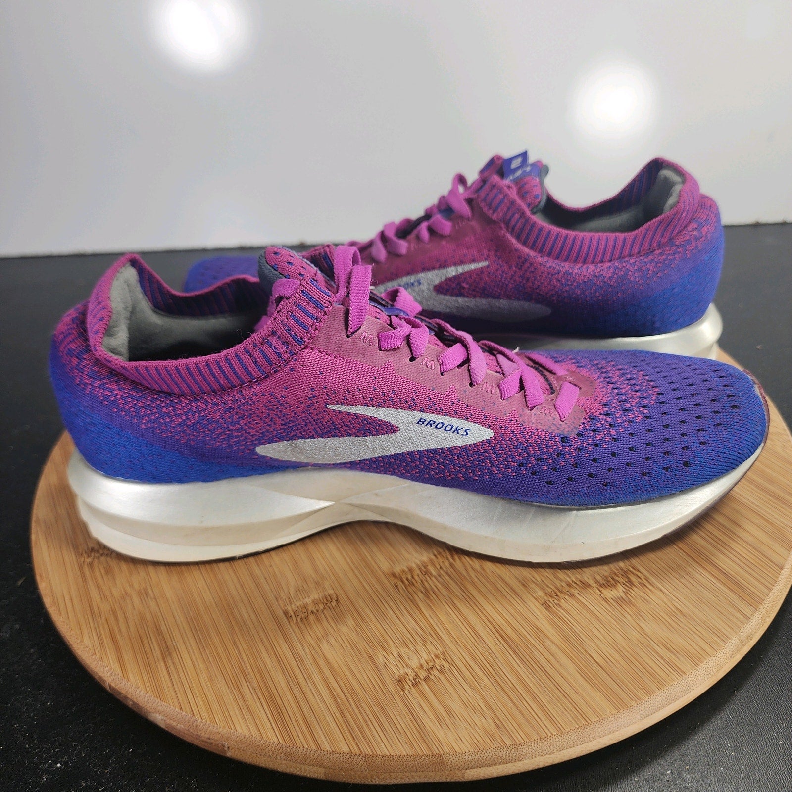 Brooks Levitate Low Sz 8.5 Womens 009692 Purple Knit Road Running Sneakers Shoes