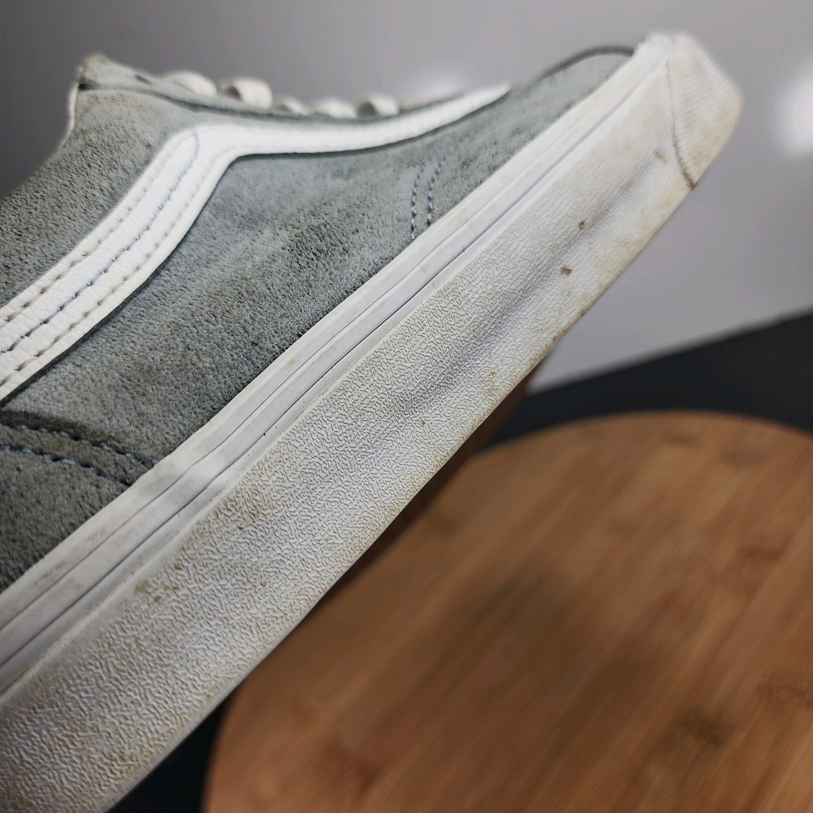 Women's Vans Old Skool Low Sz 8.5 010137 Grey White Suede Skateboarding Sneakers