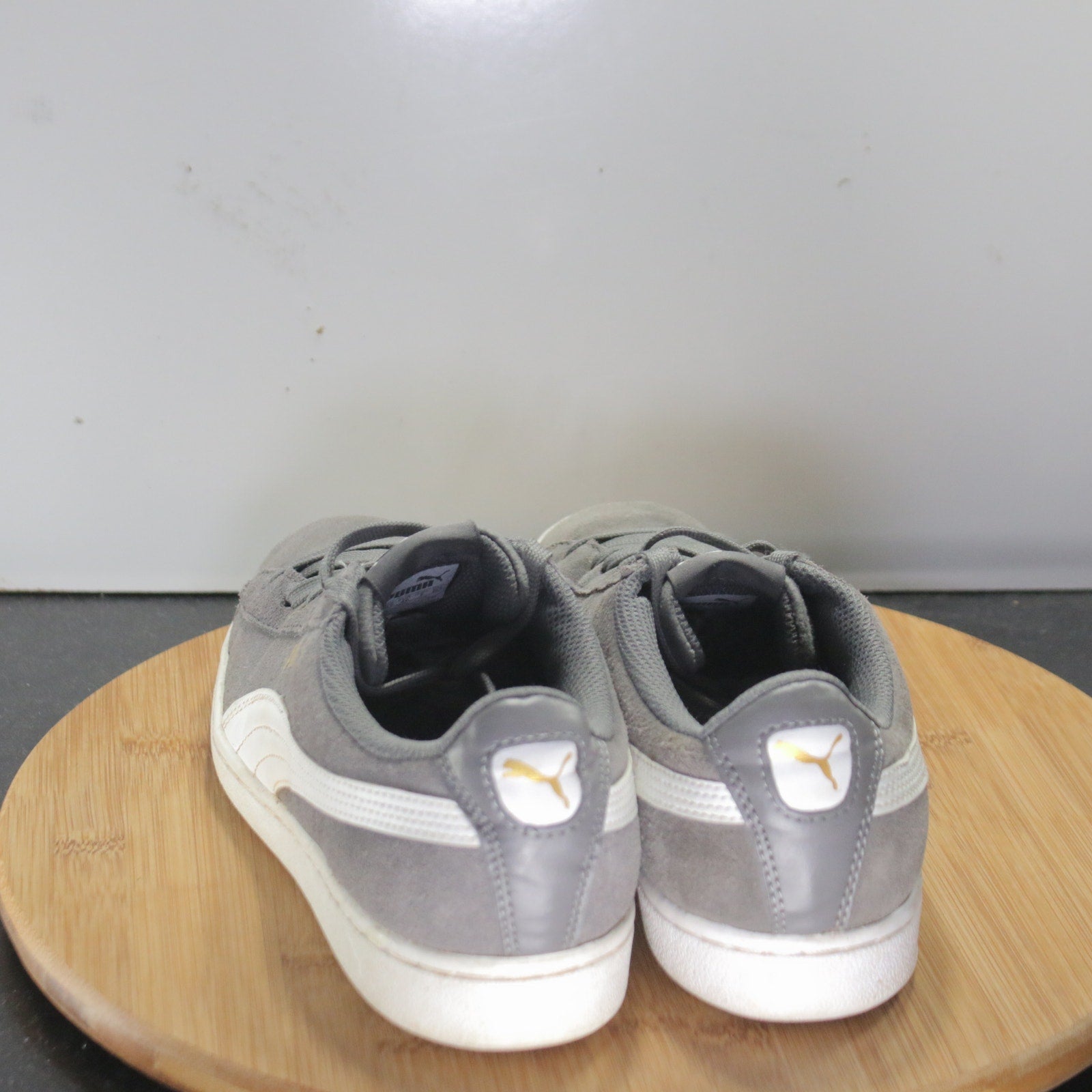 PUMA Suede Classic Low Size 9 Womens 008410 Gray White Running Casual Sneakers