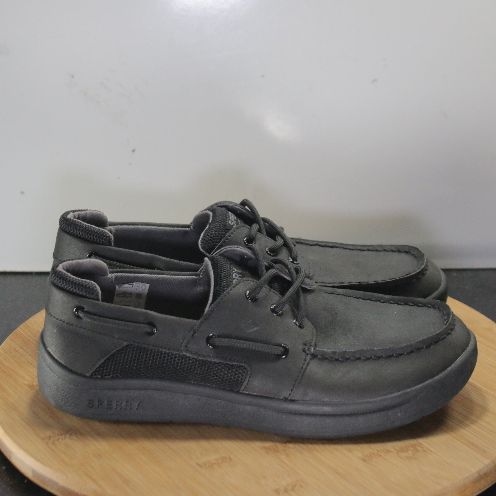 Sperry Convoy Low Size 6youth=7.5womens 008383 Triple Black Leather Boat Shoes