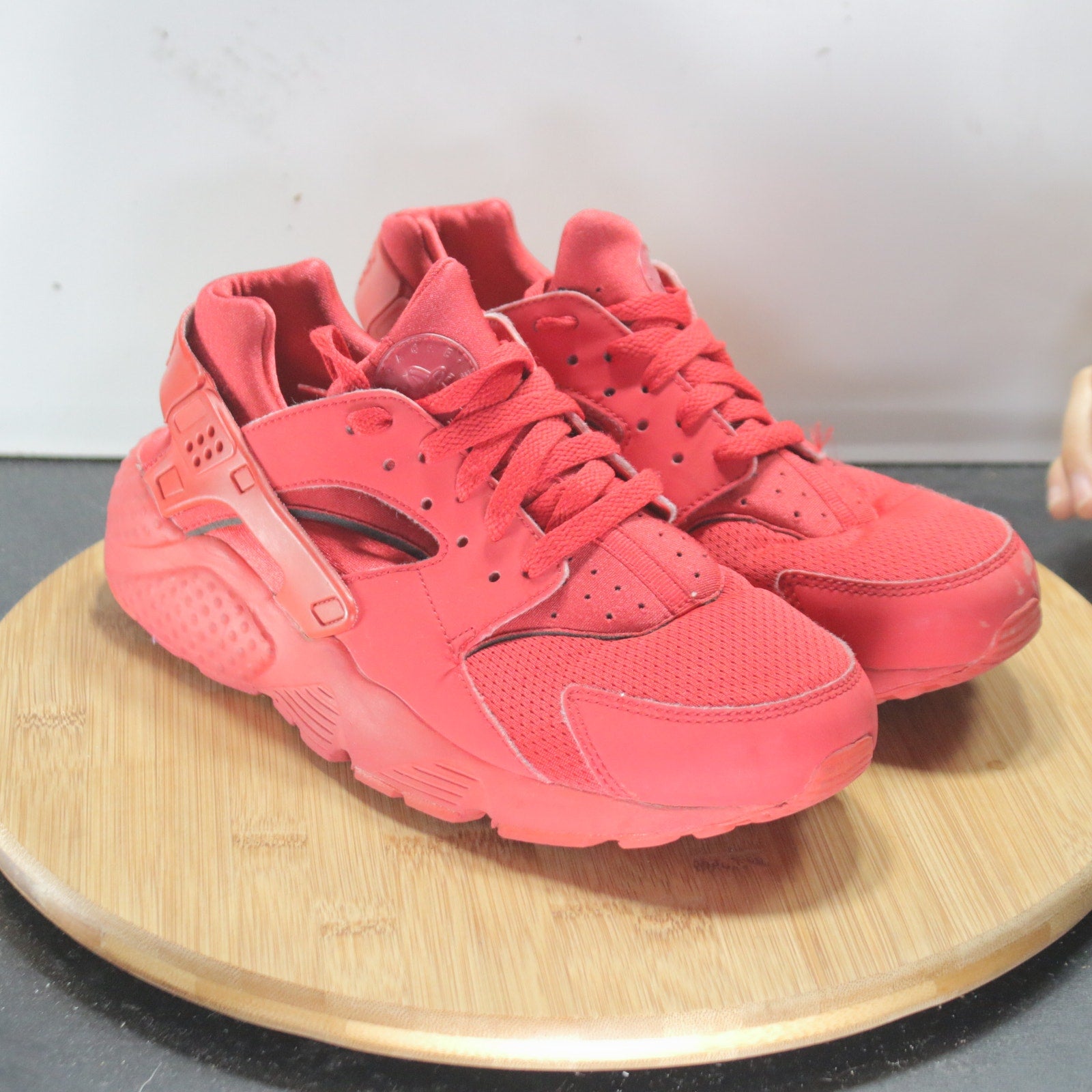 Nike Air Huarache Run Sz 7 Youth=8.5Womens 008808 Triple Red Athletic Sneakers