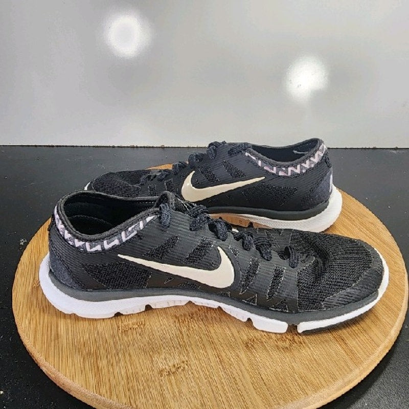 Nike Flex Supreme TR Low Sz 6Womens 009088 Black White Running Training Sneakers