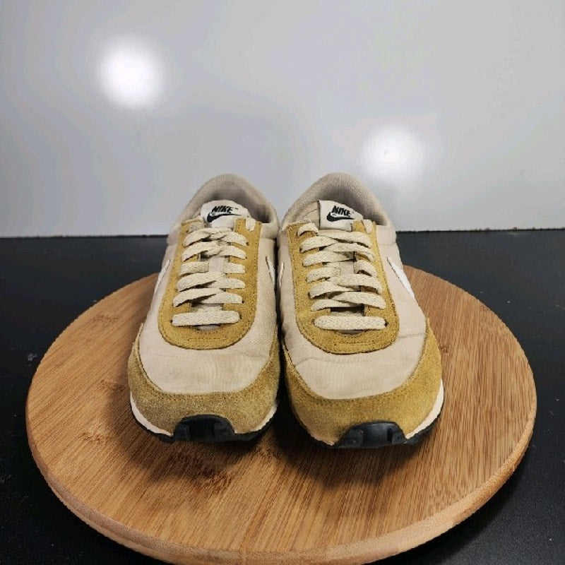 Nike Daybreak Sz 7.5 Womens 008945 Wheat Beige White Running Athletic Sneakers