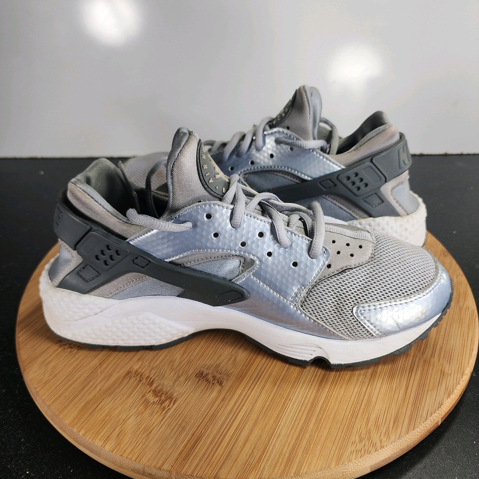 Nike Air Huarache Run Low Sz 9 Womens 009574 Silver Mesh Athletic Sneakers Shoes