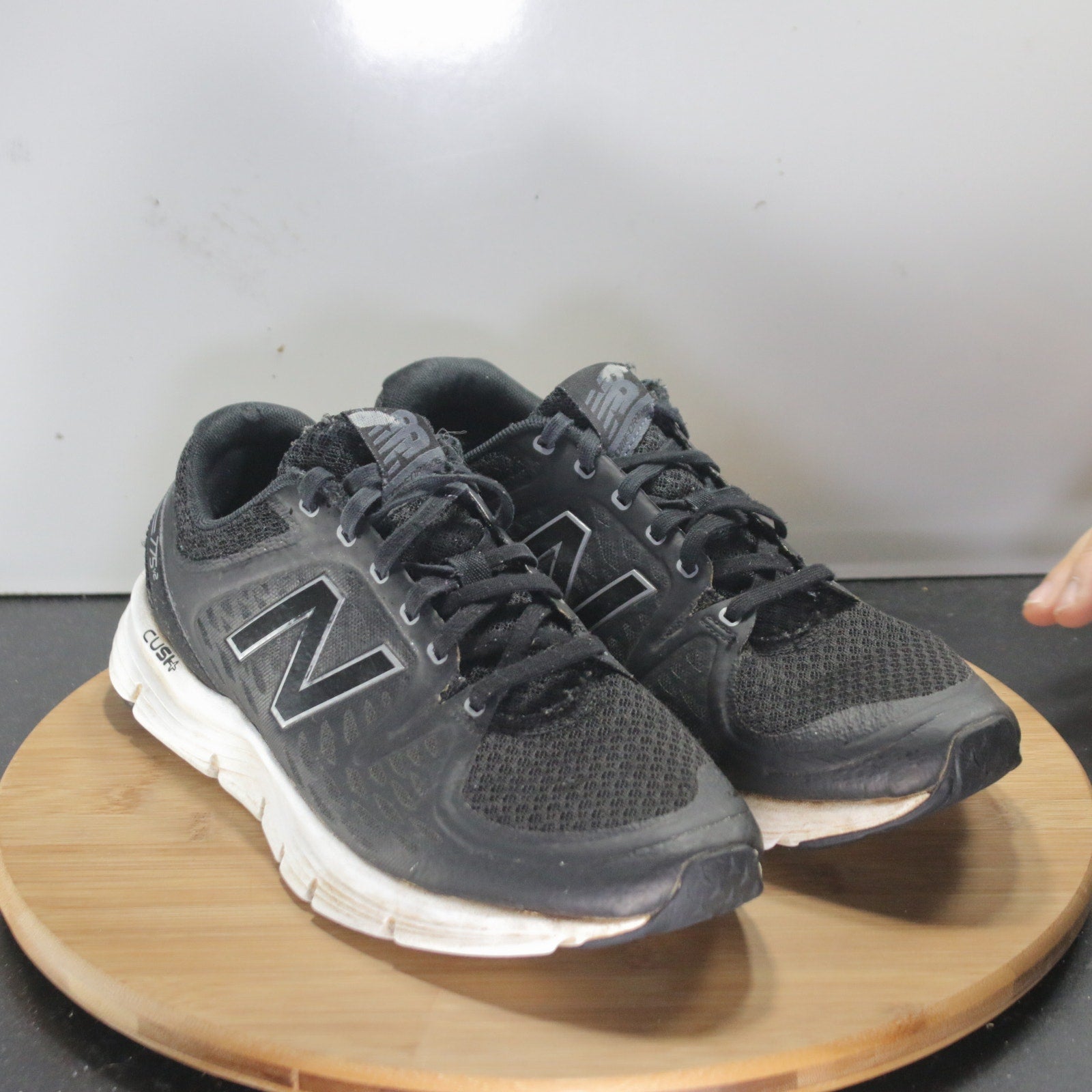 New Balance Cush 775v2 Sz 8.5 Mens 008340 Black White Running Athletic Sneakers