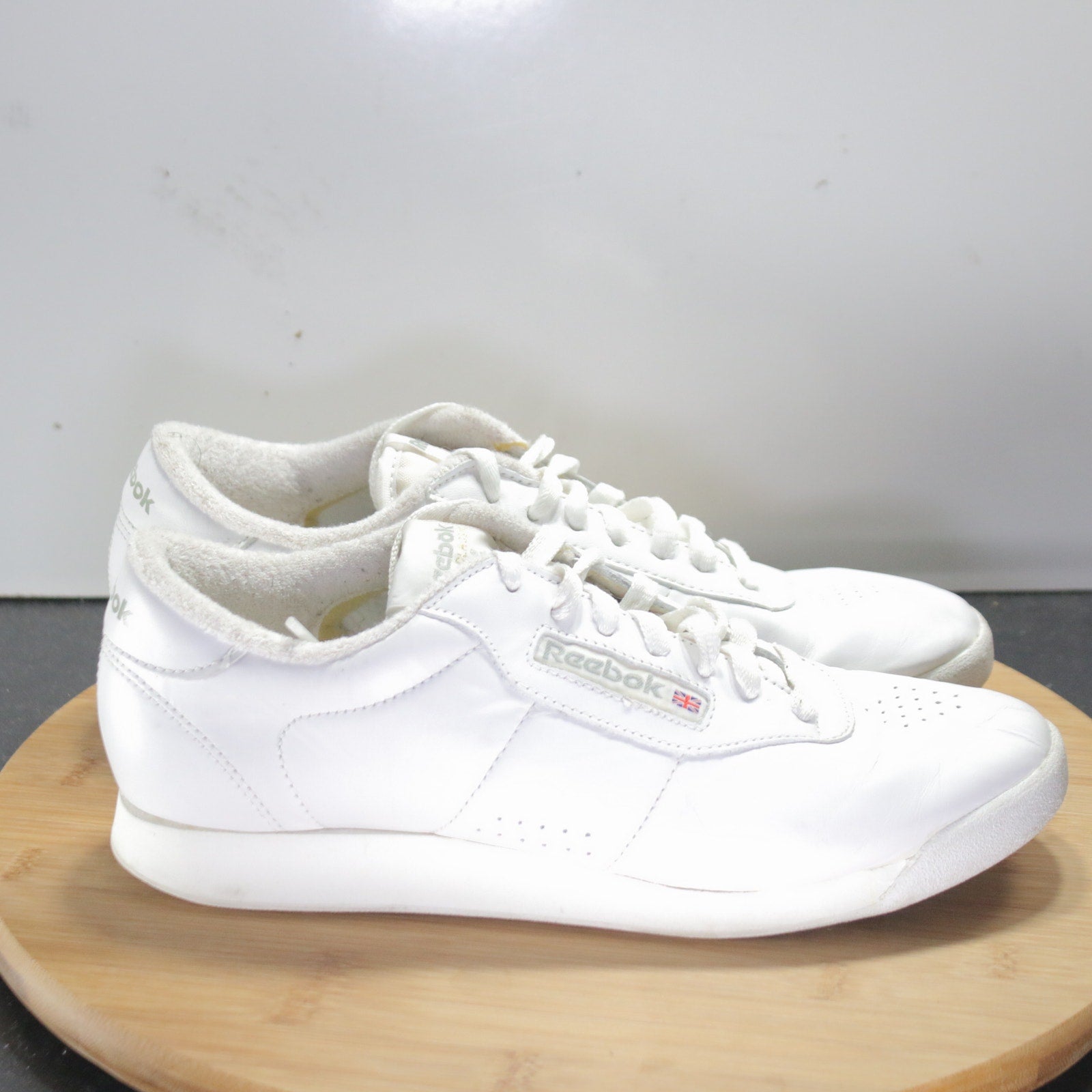 Reebok Classic Leather Low Sz 8.5 Womens 008408 White Running Trainers Sneakers