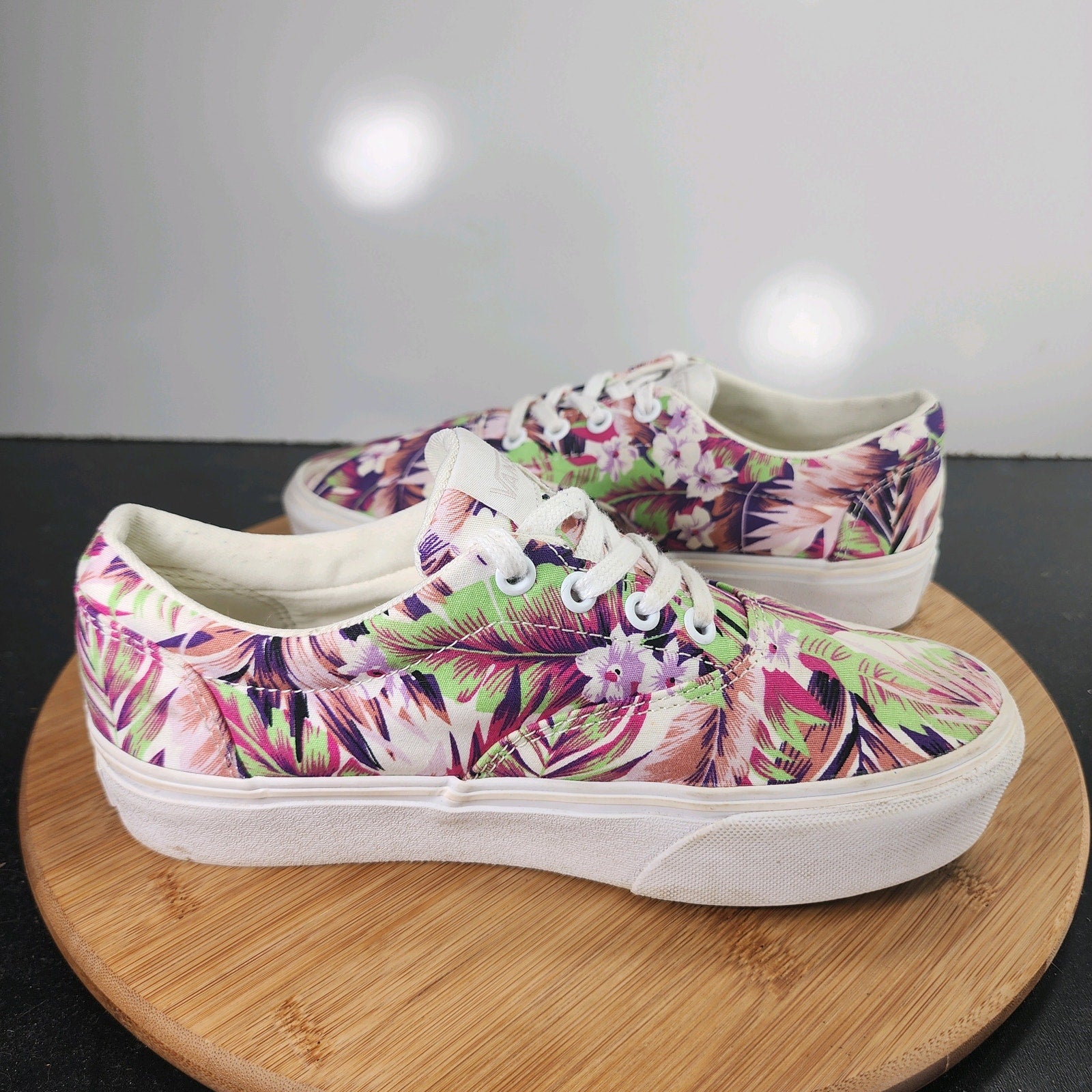 Women's VANS Authentic Sz 7 010155 White Canvas Tropical Casual Sneakers Shoes