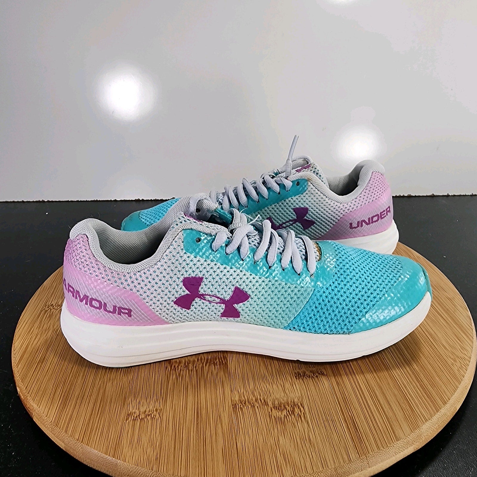 Under Armour Surge Prism Sz 4 Big Kids 009534 Blue Mesh Running Sneakers Shoes