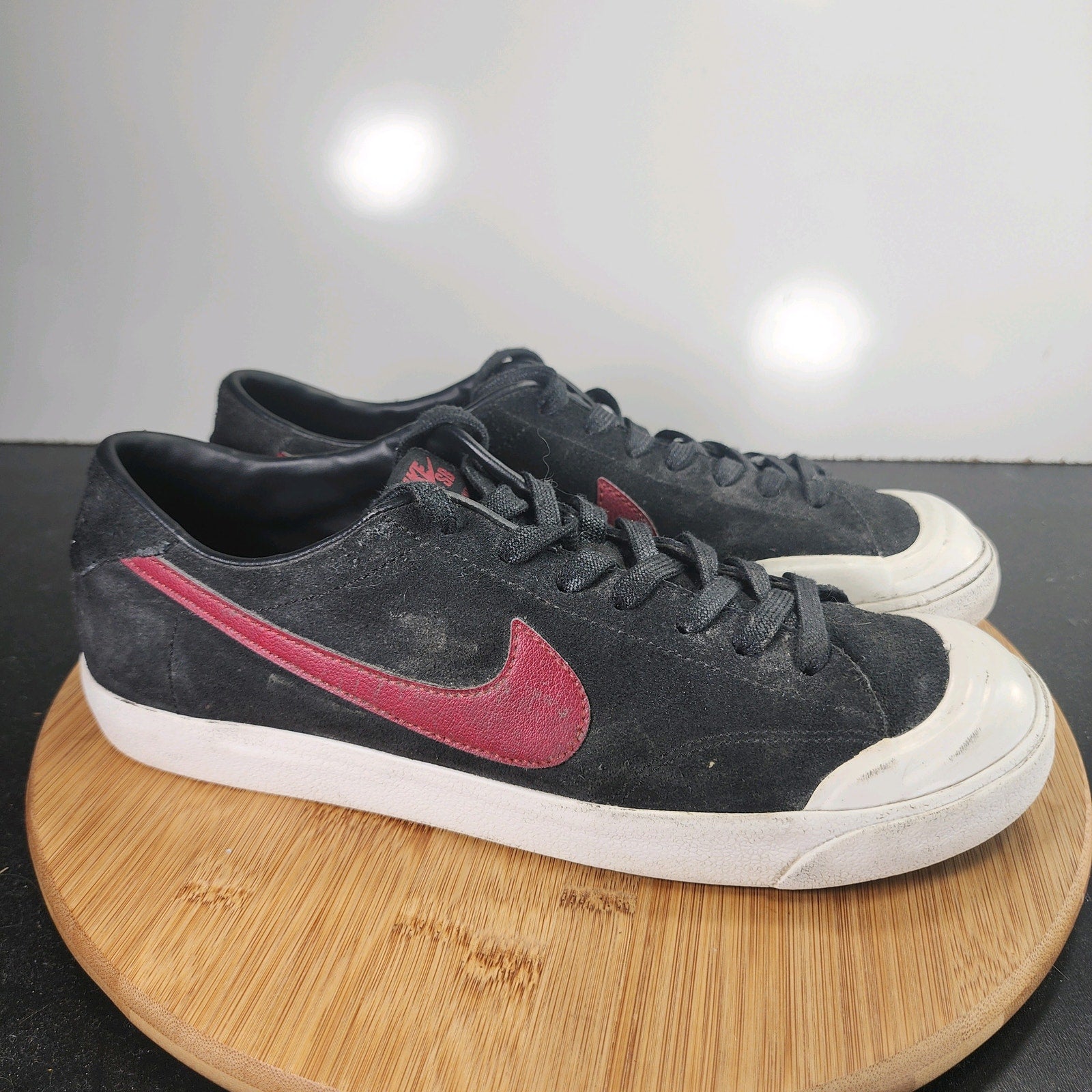 Men's Nike SB Blazer Low Sz 10 010168 Black Red Suede Skateboarding Sneakers