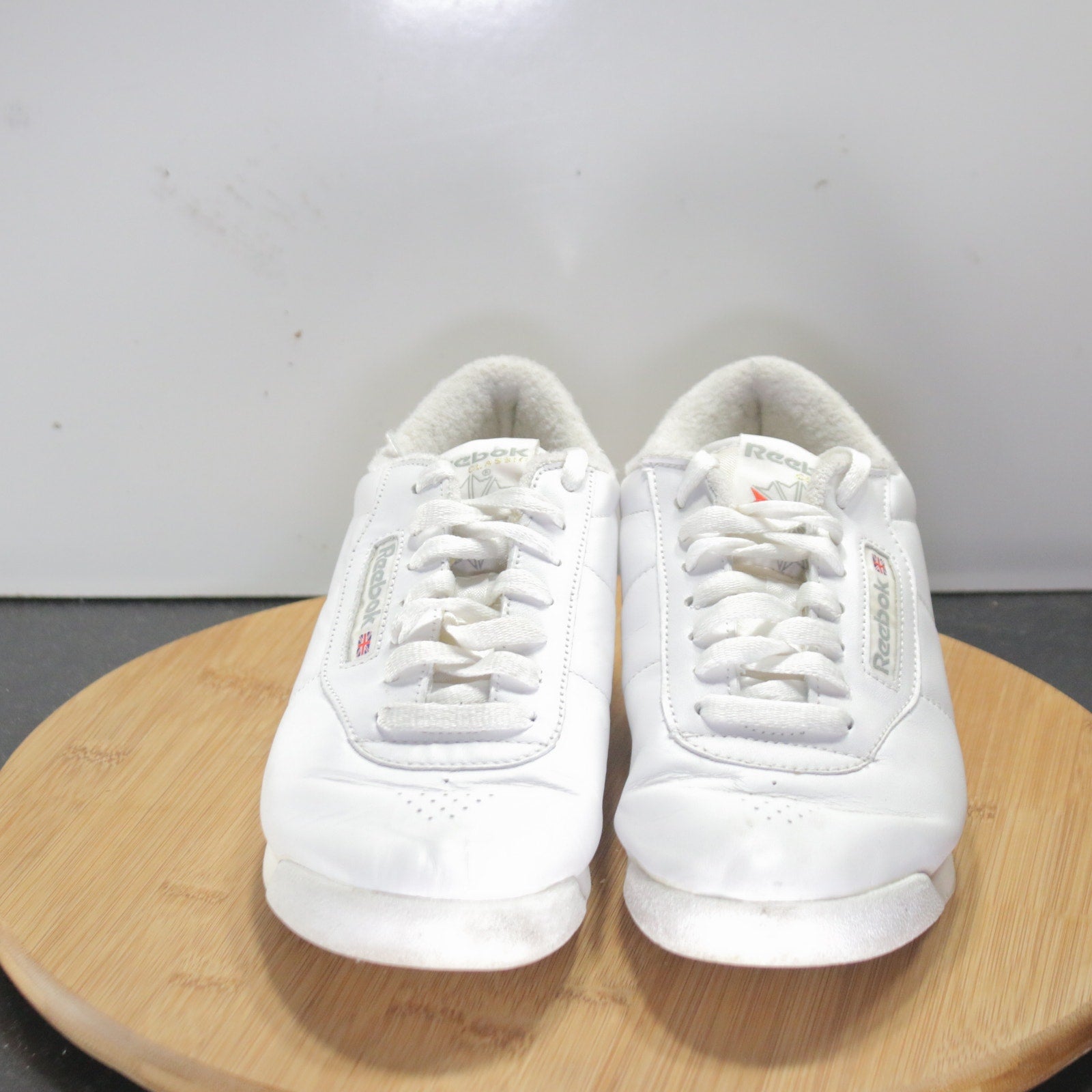 Reebok Classic Leather Low Sz 8.5 Womens 008408 White Running Trainers Sneakers