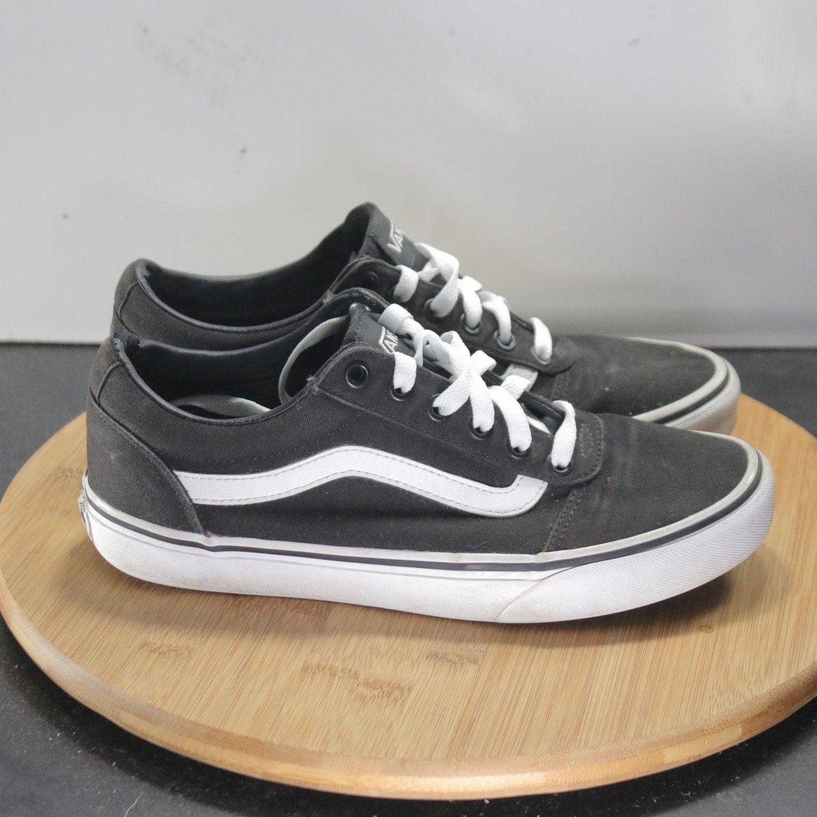 VANS Old Skool Low Sz 8 Womens 008815 Black White Skateboarding Sneakers Shoes