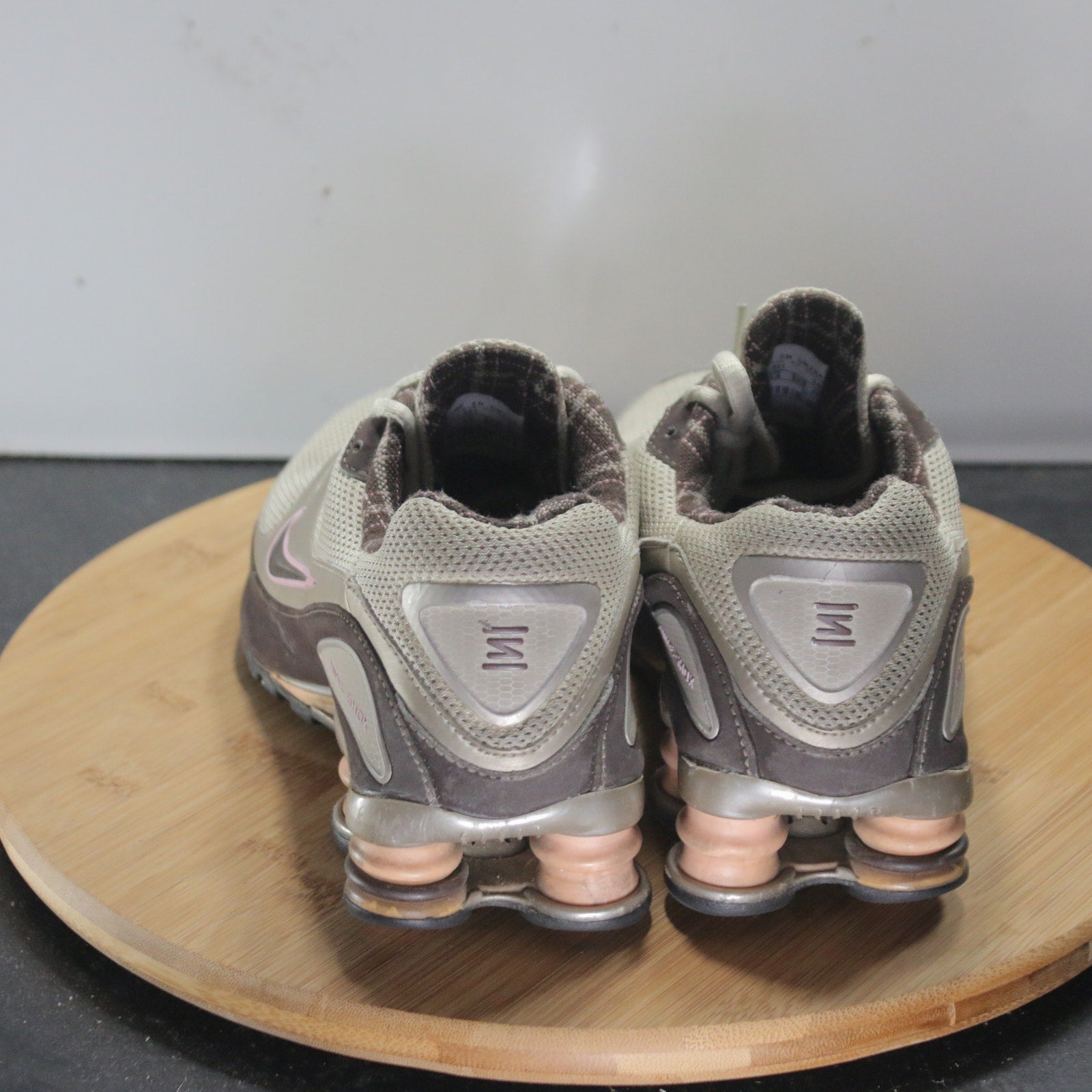 Nike Shox Turbo Low Sz 5 Youth=6.5Womens 008780 Tan Pink Hiking Sneakers Shoes