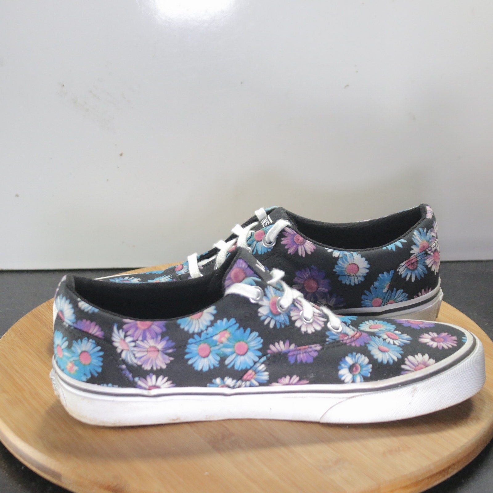 VANS Classic Low Size 9 Womens 008258 Black Blue White Flower Skating Sneakers