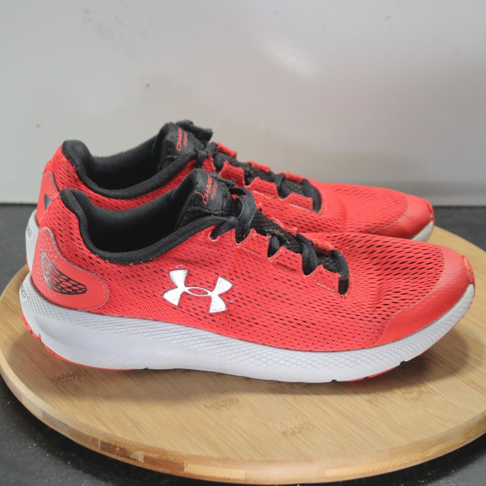 Under Armour Charged Pursuit Low Sz 7 Youth=8.5Womens 008791 Black Red Sneakers