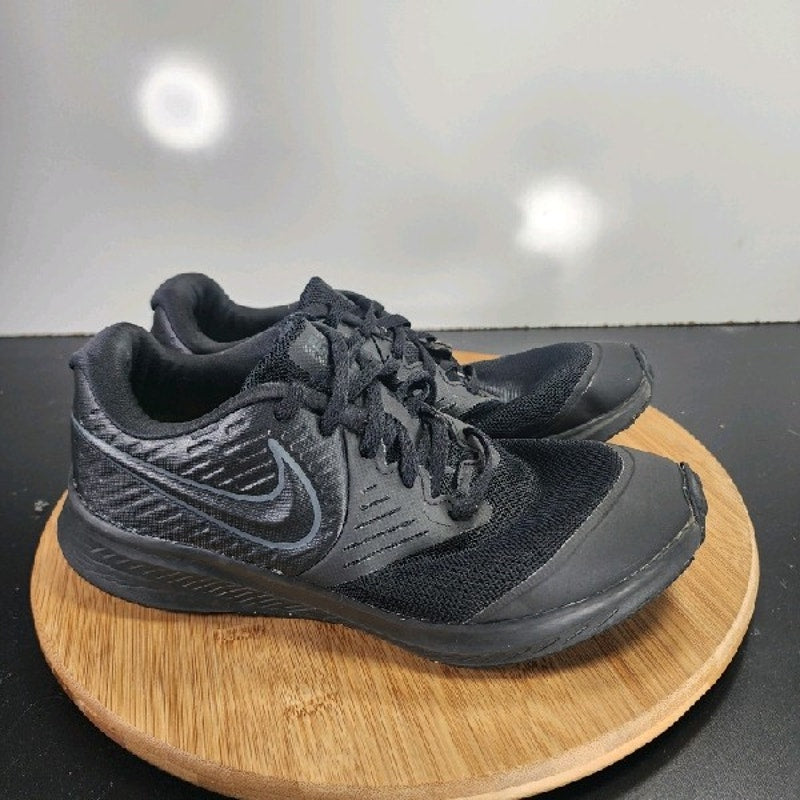 Nike Star Runner Low Sz 6.5 Youth=7.5Womens 008937 Triple Black Running Sneakers