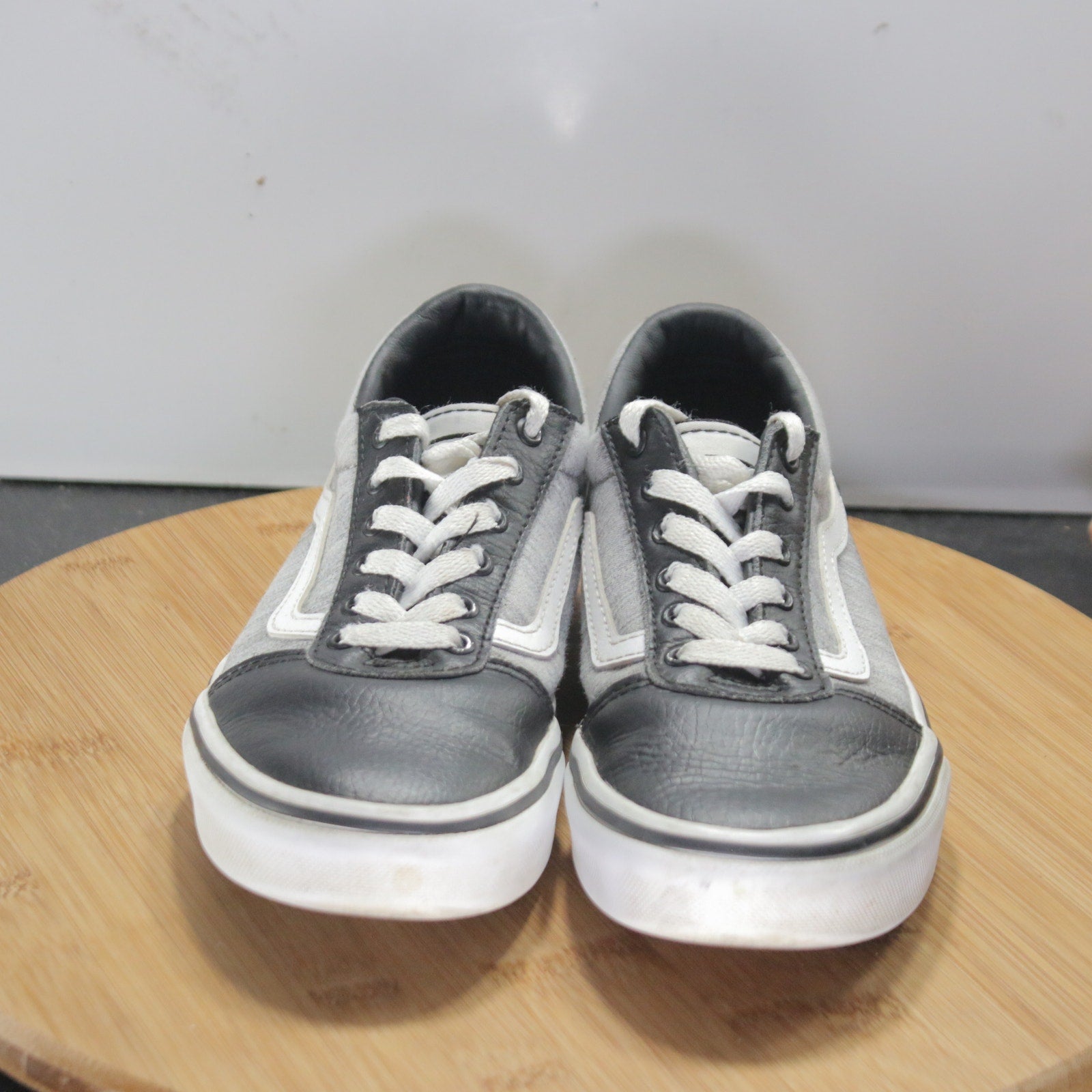 VANS Old Skool Low Youth Sz 3.5 Boys 008634 Black Gray Skateboarding Sneakers