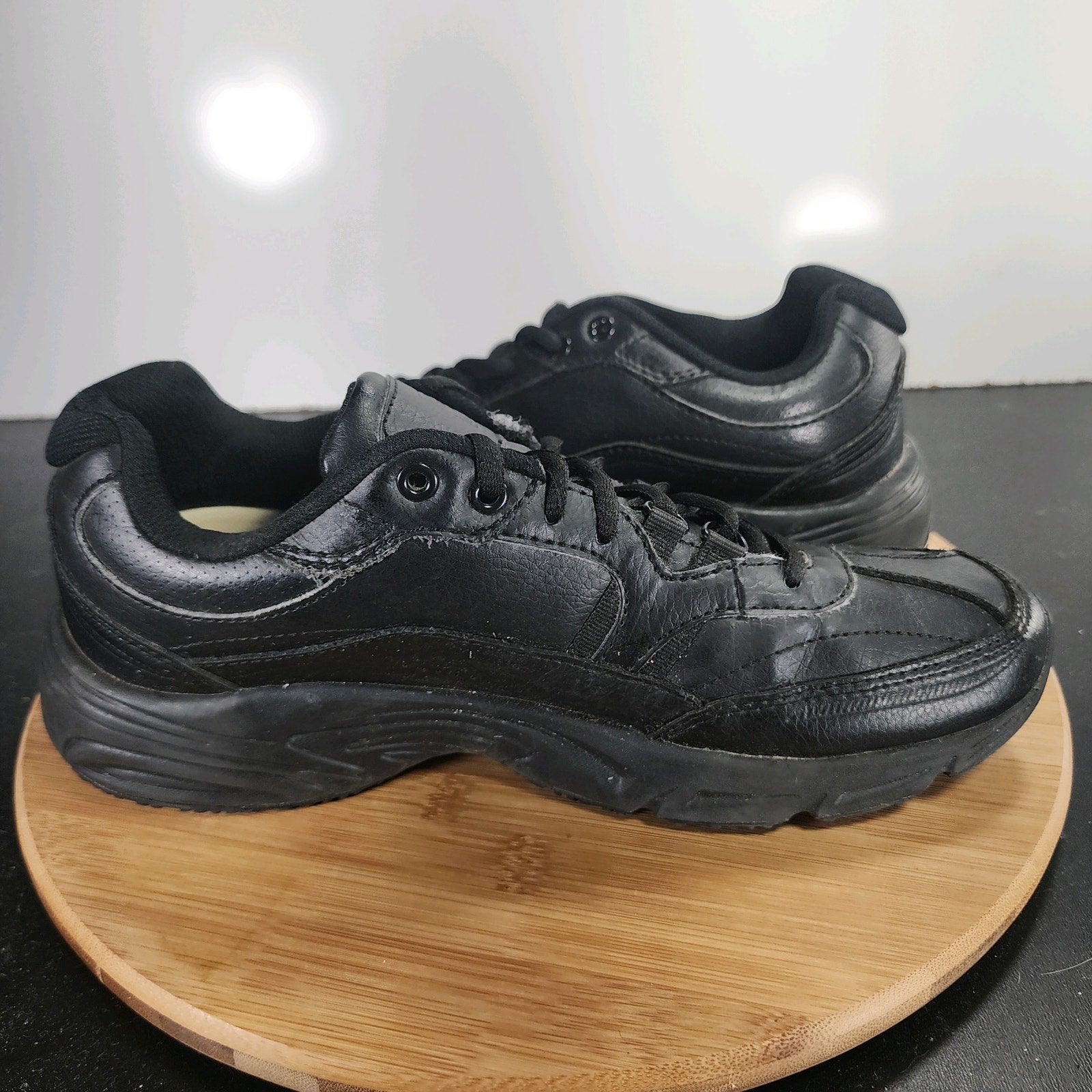 Fila ASTM Sz 9 Mens 009780 Black Leather Slip Resistant Working Sneakers Shoes