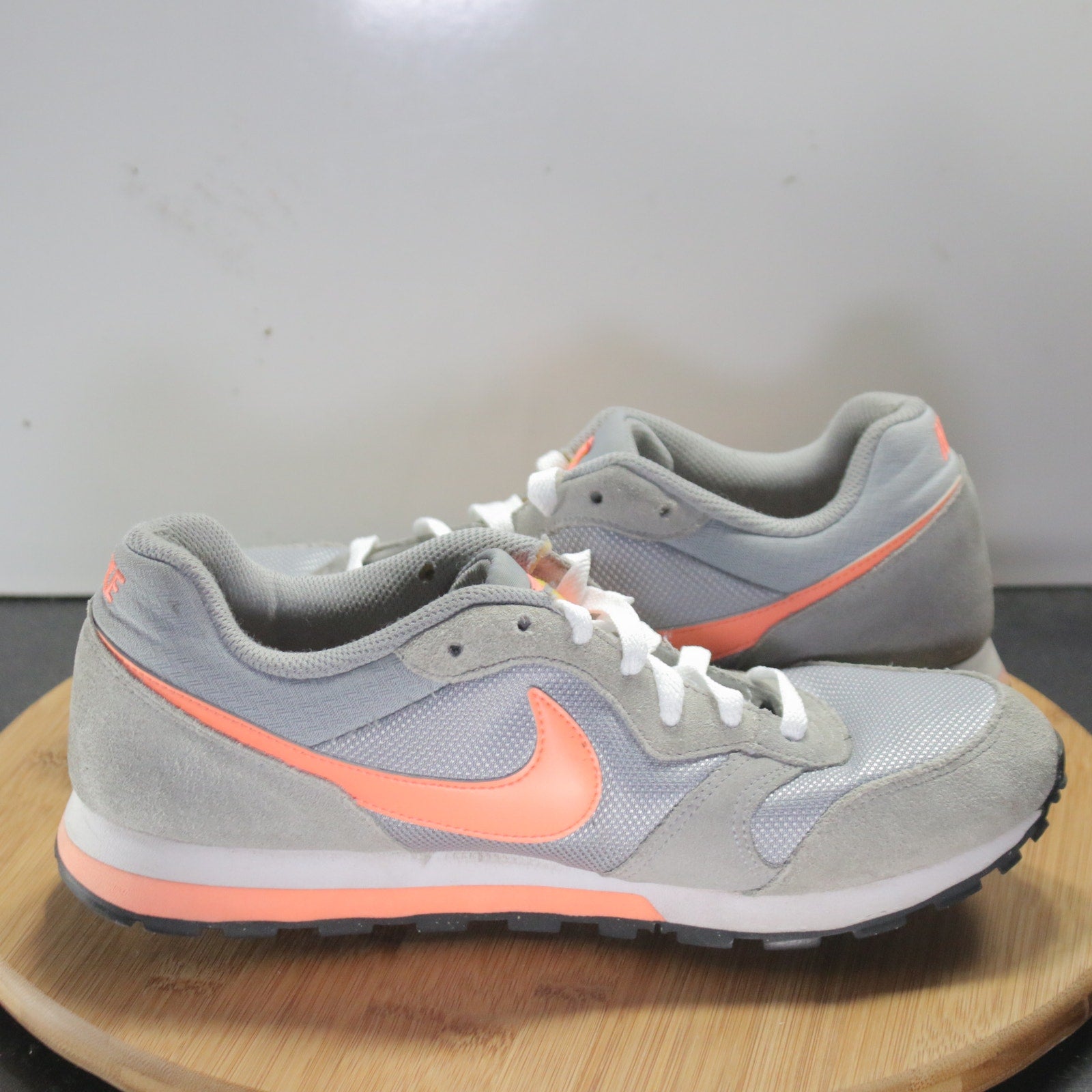 Nike MD Runner 2 Low Size 9 Womens 008455 Gray Orange Running Athletic Sneakers