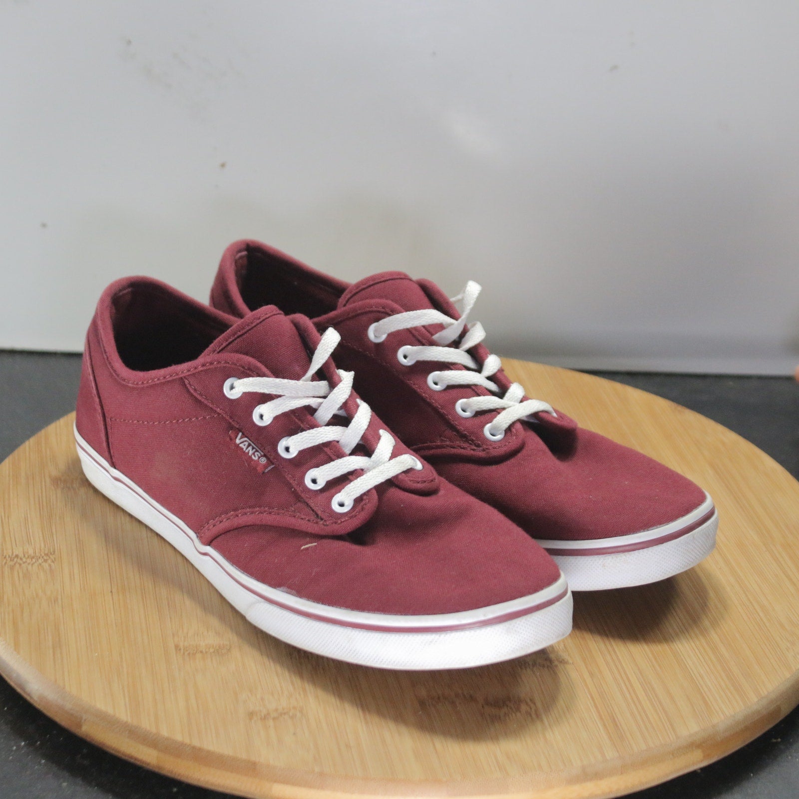 VANS Classic Low Sz 7.5 Womens 008635 Burgundy White Skateboarding Sneakers