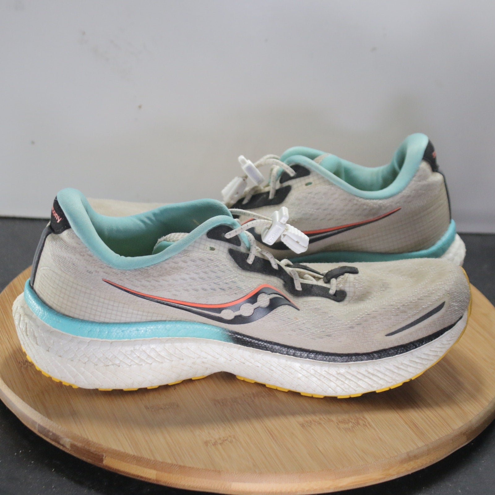 Saucony Triumph 19 Low Sz 9 Womens 008611 Gray Blue Running Athletic Sneakers