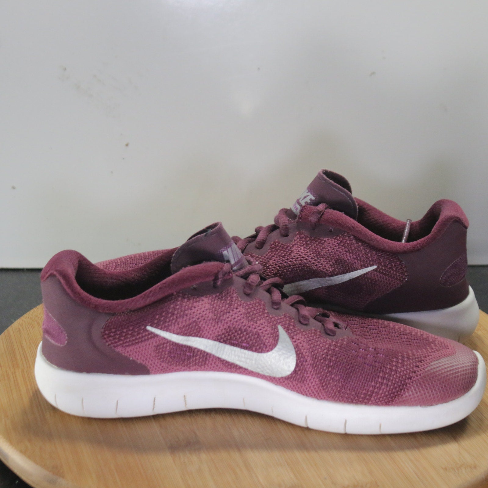 Nike Free RN Low Sz 6.5youth=8womens 008372 Purple White Running Sneakers Shoes