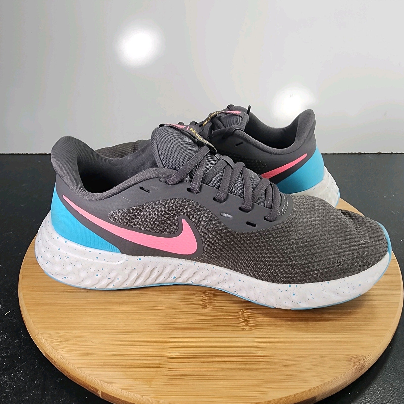 Women's Nike Revolution 5 Low Sz 9 010240 Gray Pink Mesh Running Sneakers Shoes