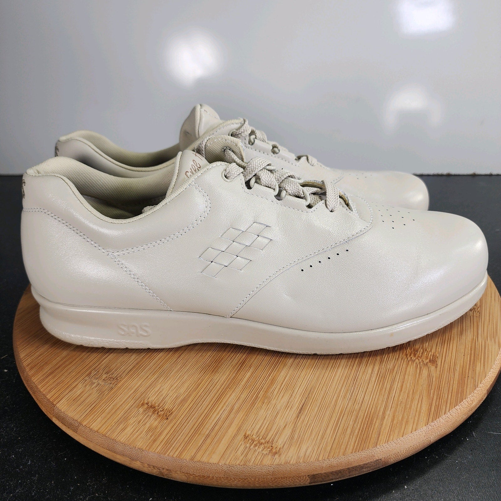 Womens SAS Free Time Sz 11 009914 Cream Leather Tripad Comfort Casual Sneakers