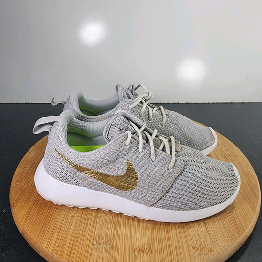 Women's Nike Roshe Run Low Sz 5 010183 Grey Gold Running Training Sneakers Shoes