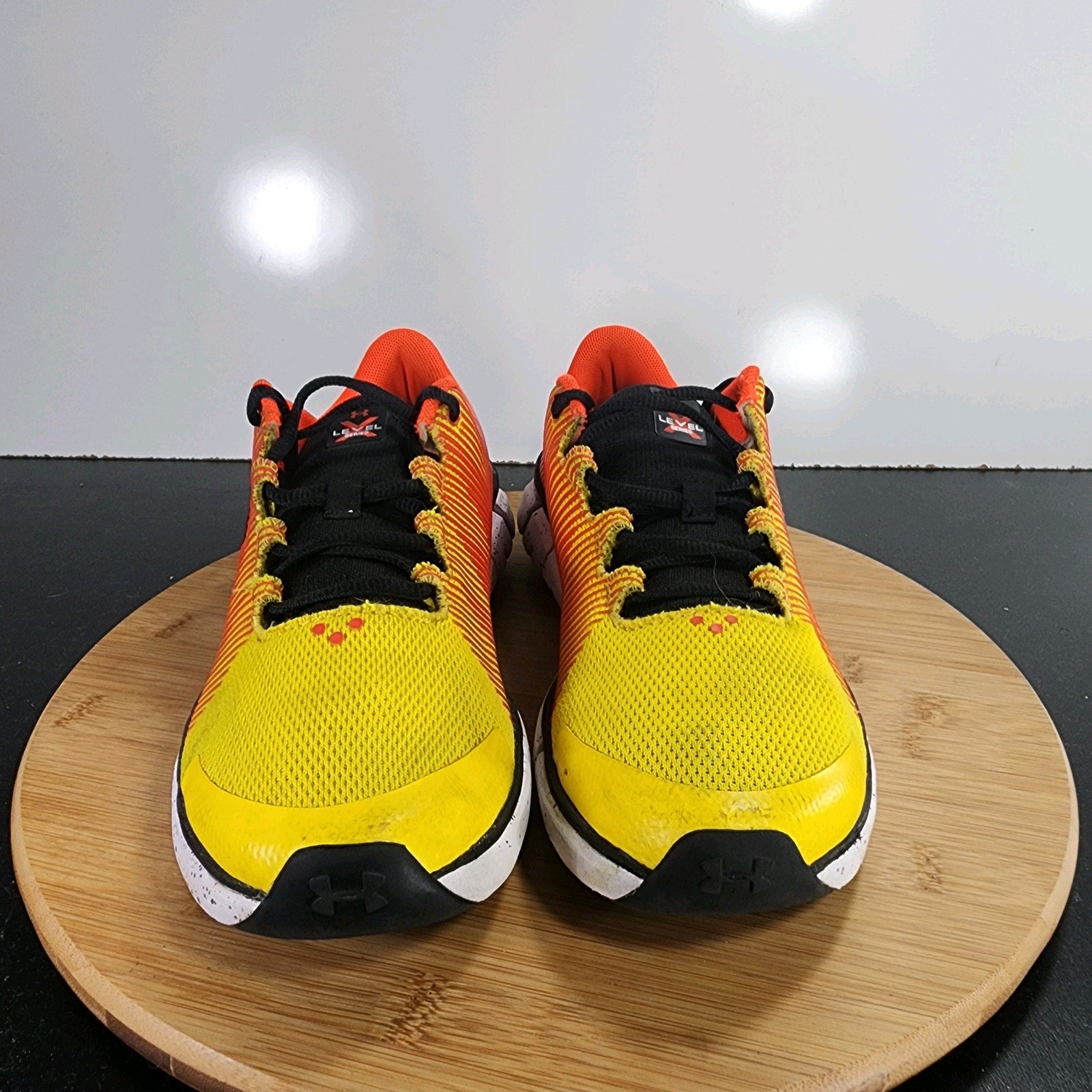 Under Armour Level X Sz 7 Youth=8.5Womens 009385 Orange Yellow Running Sneakers