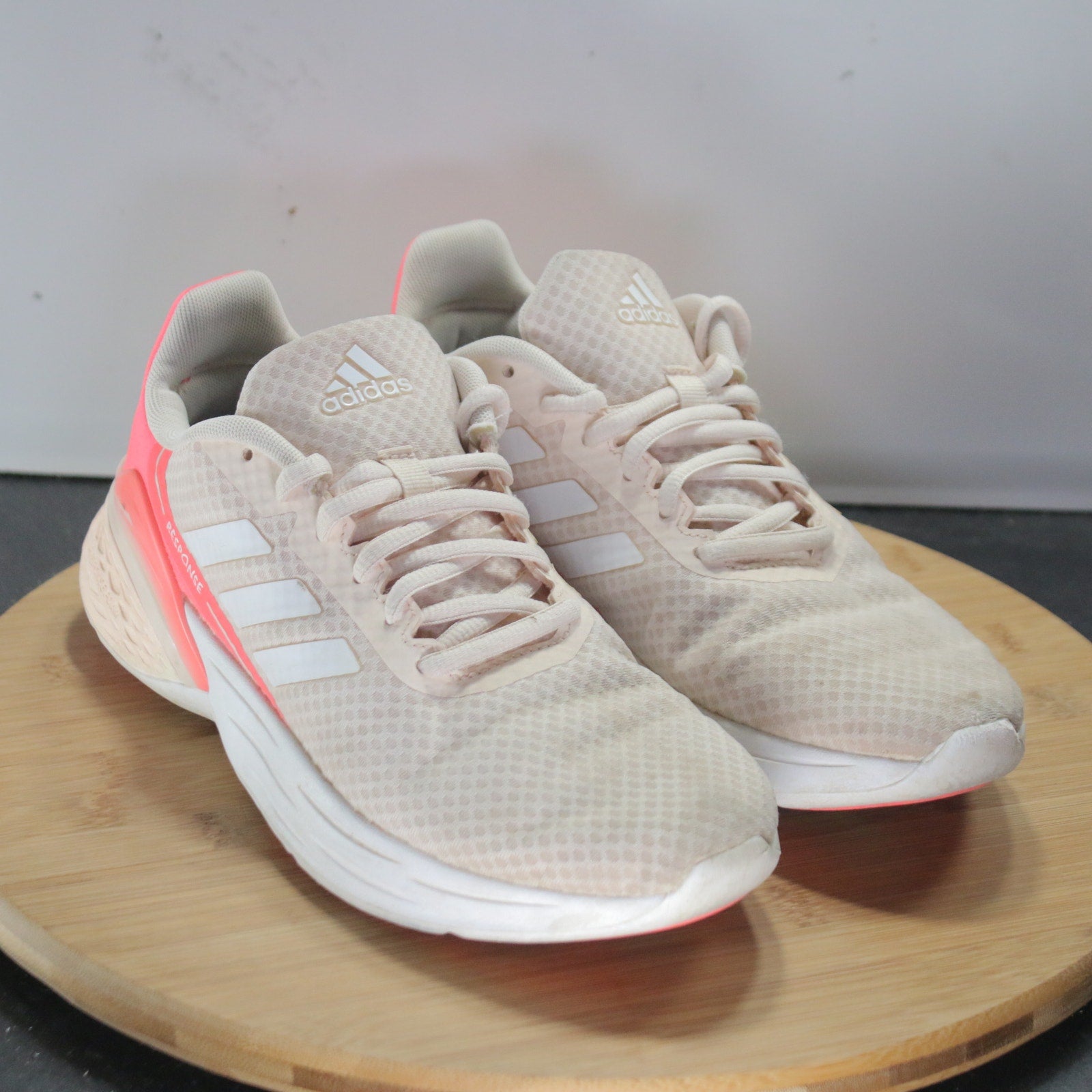 adidas Response SR Low Size 6.5 Womens 008614 White Pink Running Sneakers Shoes