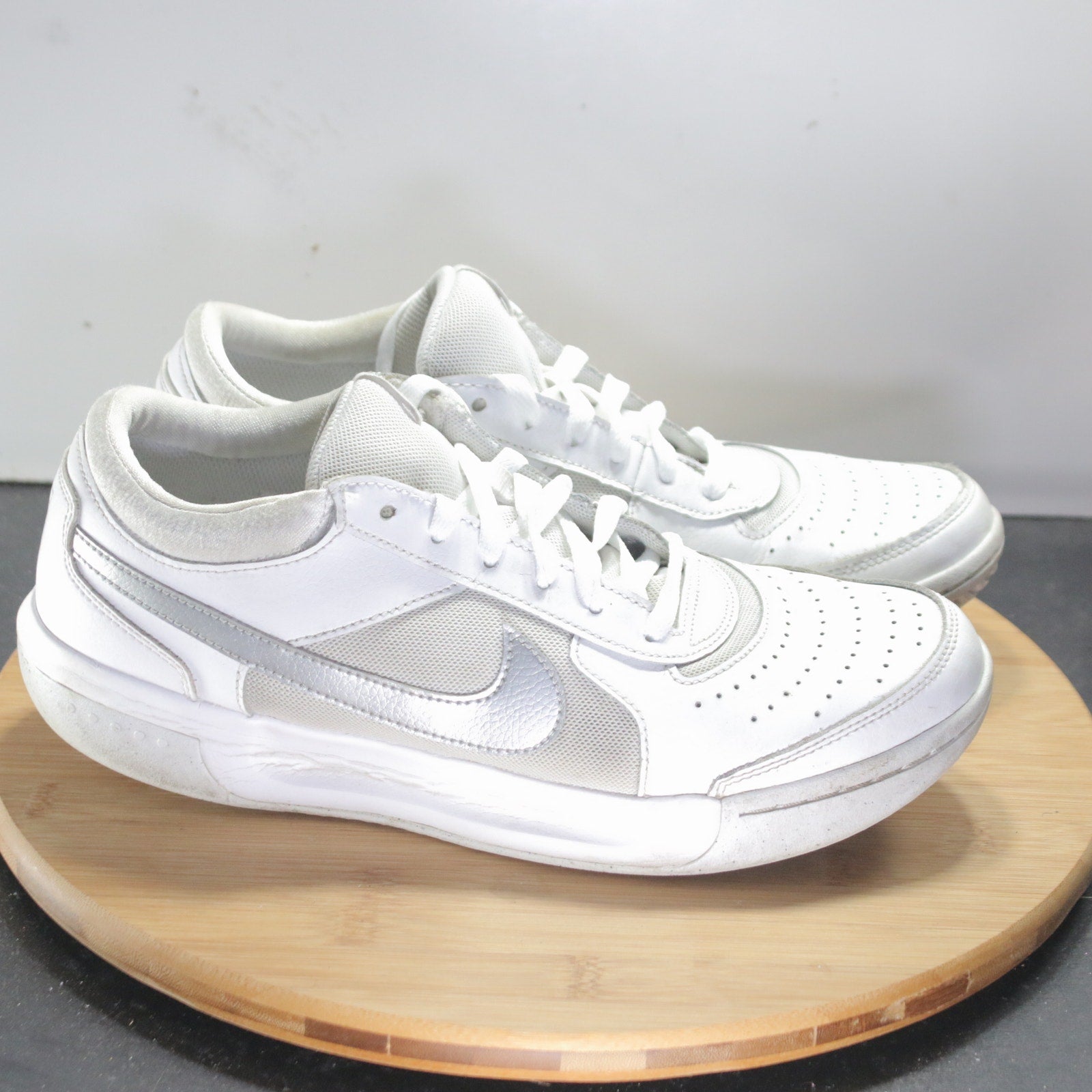 Nike Zoom Court Lite 3 Low Size 10 Womens 008650 White Silver Running Sneakers