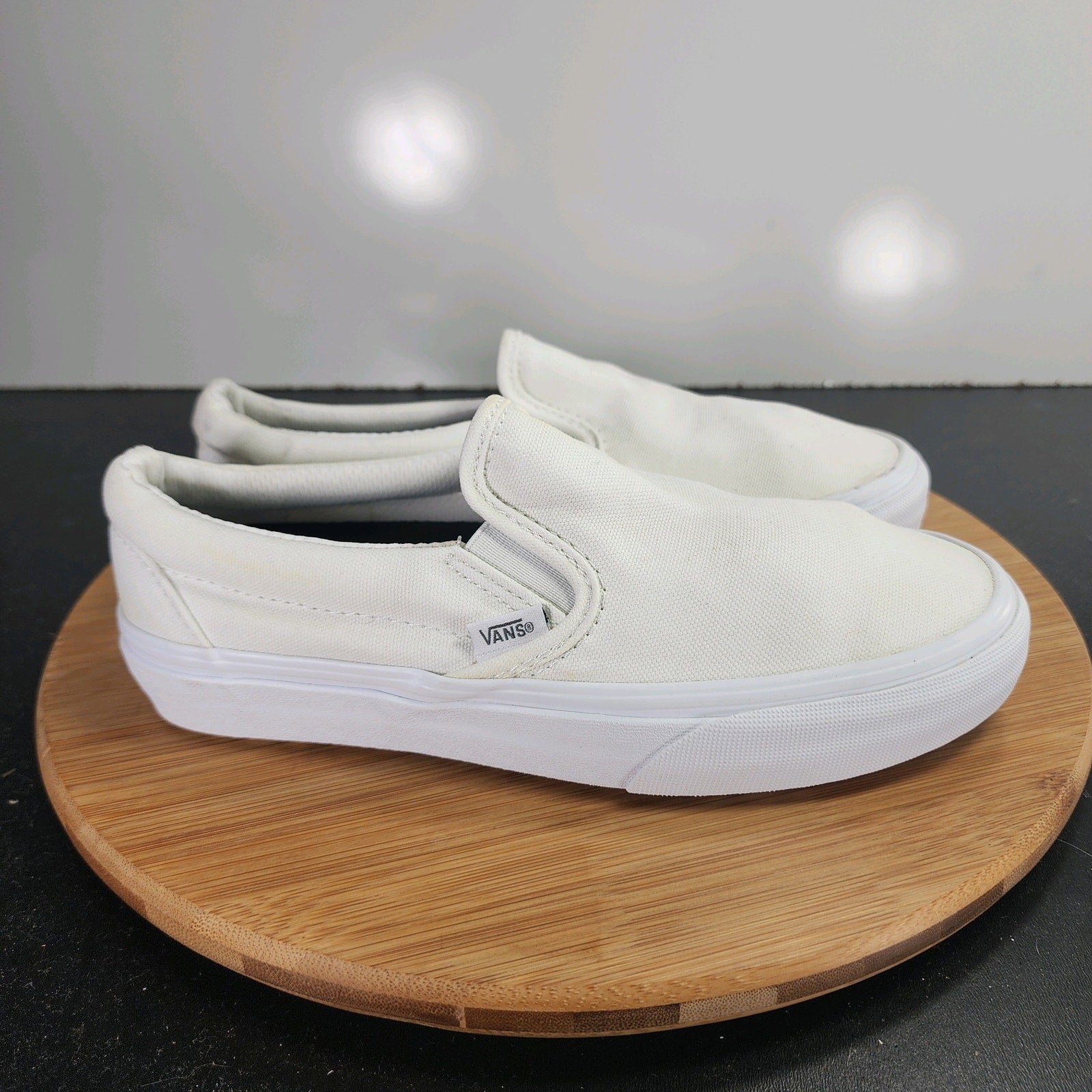 Womens VANS Classic Slip On Sz 7.5 009933 White Canvas Skateboarding Sneakers