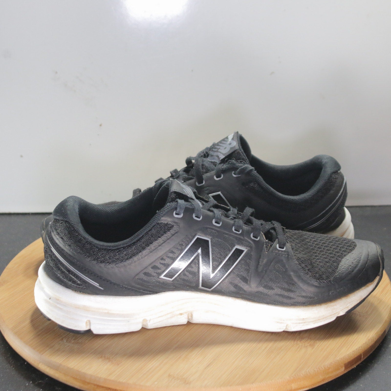 New Balance Cush 775v2 Sz 8.5 Mens 008340 Black White Running Athletic Sneakers