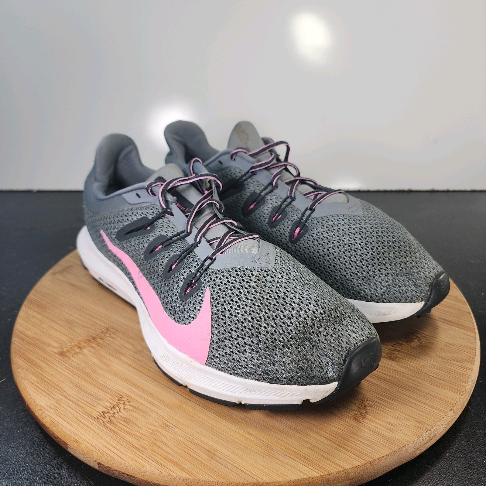 Women's Nike Quest 2 Low Sz 9 010293 Wolf Gray Pink Mesh Running Sneakers Shoes