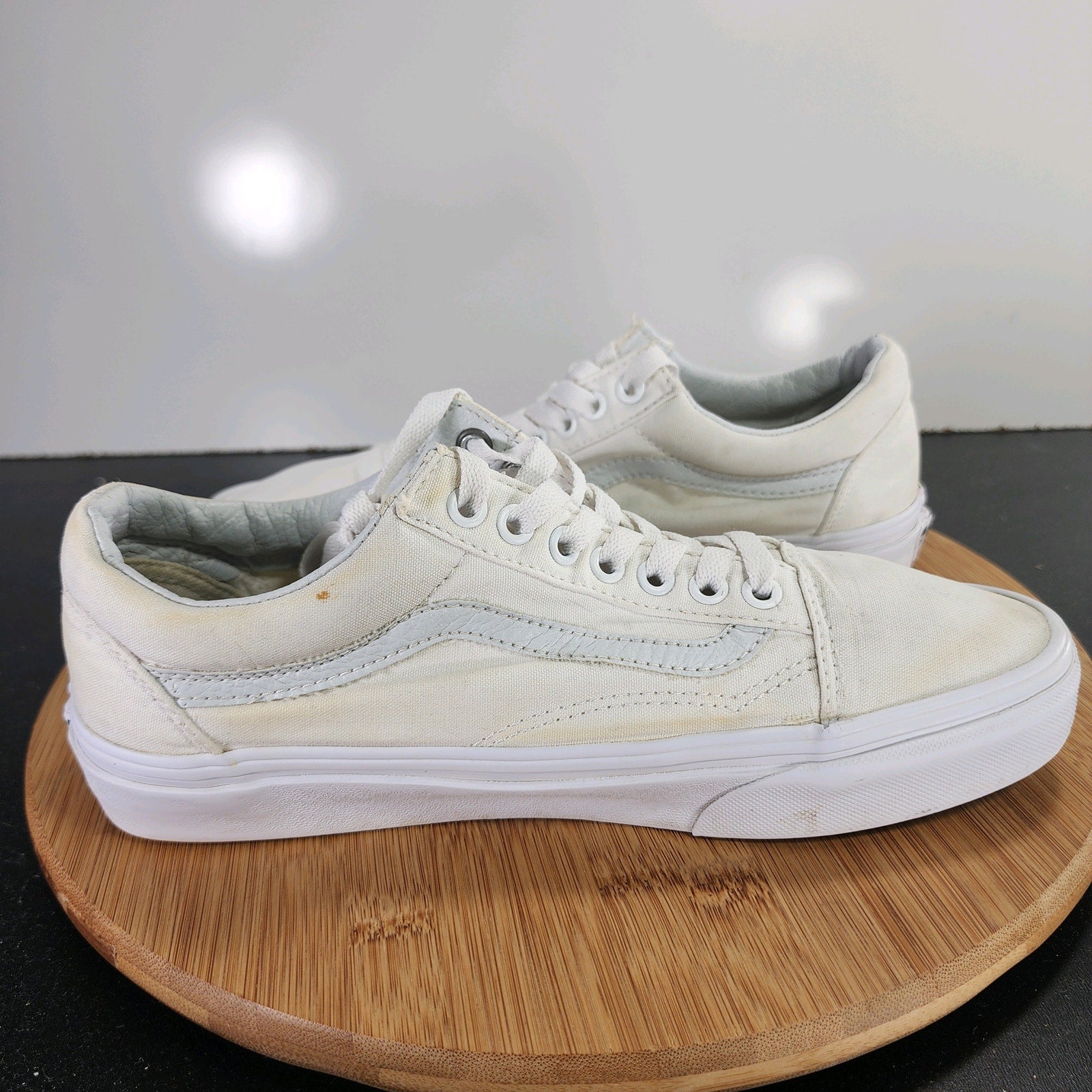 VANS Old Skool Low Sz 9 Womens 009620 White Canvas Skateboarding Sneakers Shoes