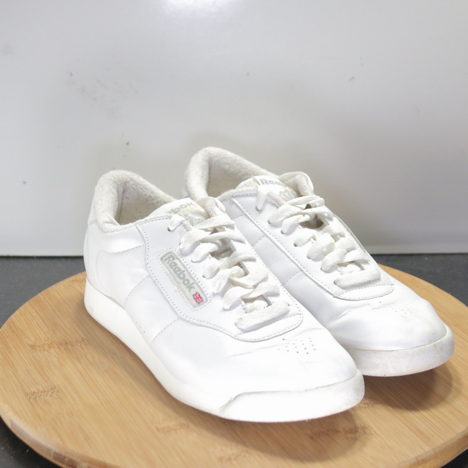 Reebok Classic Leather Low Sz 8.5 Womens 008408 White Running Trainers Sneakers