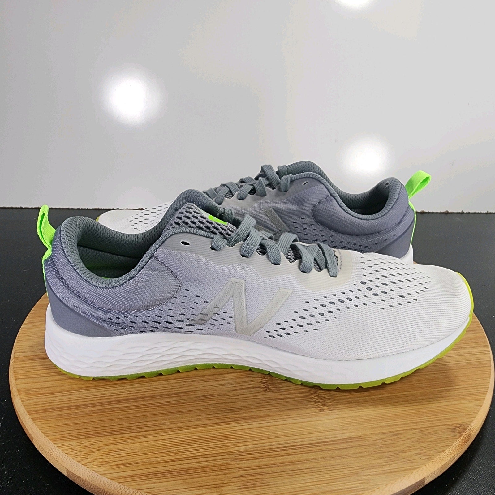 New Balance Fresh Foam Arishi Sz 9 Womens 009368 Gray Running Trainers Sneakers