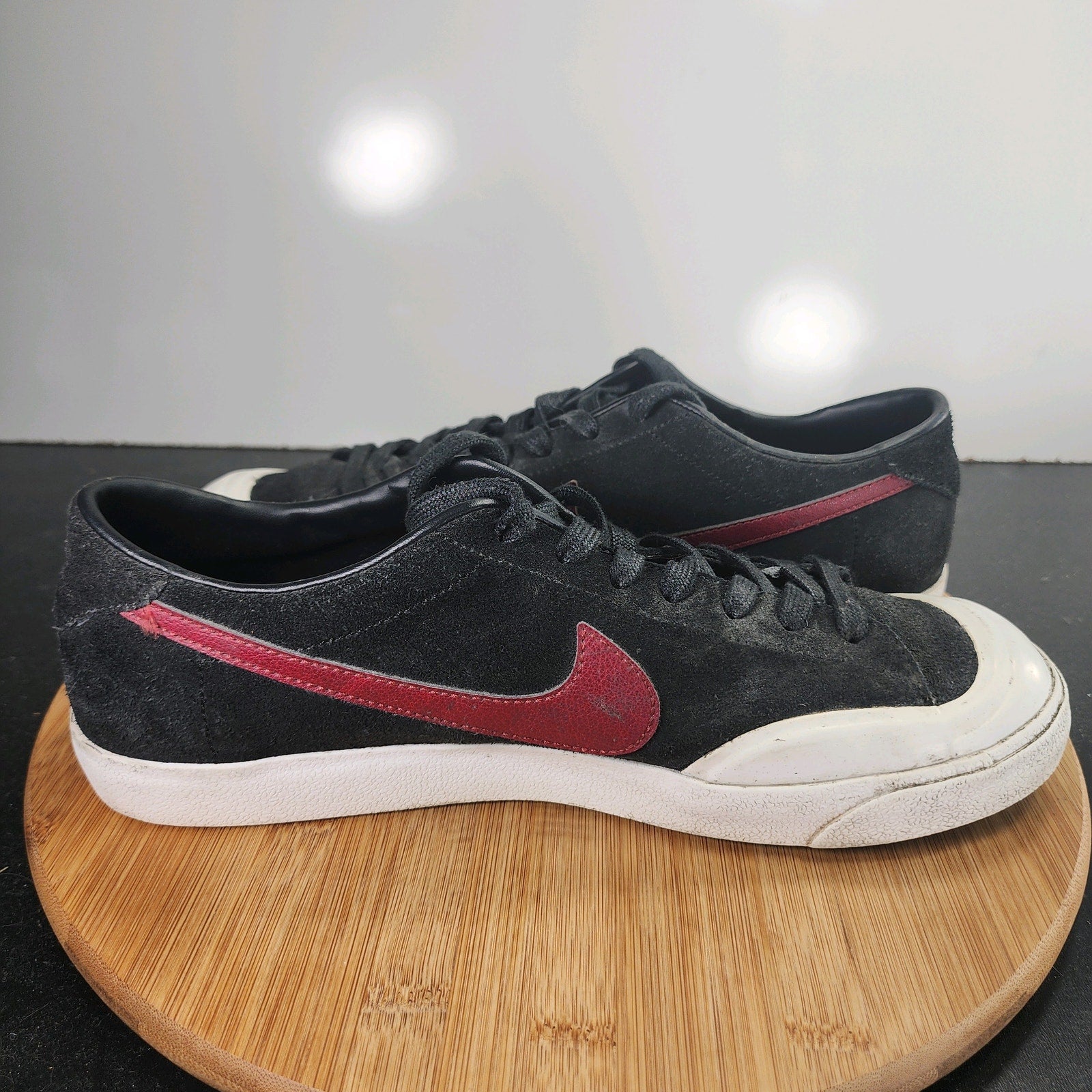 Men's Nike SB Blazer Low Sz 10 010168 Black Red Suede Skateboarding Sneakers