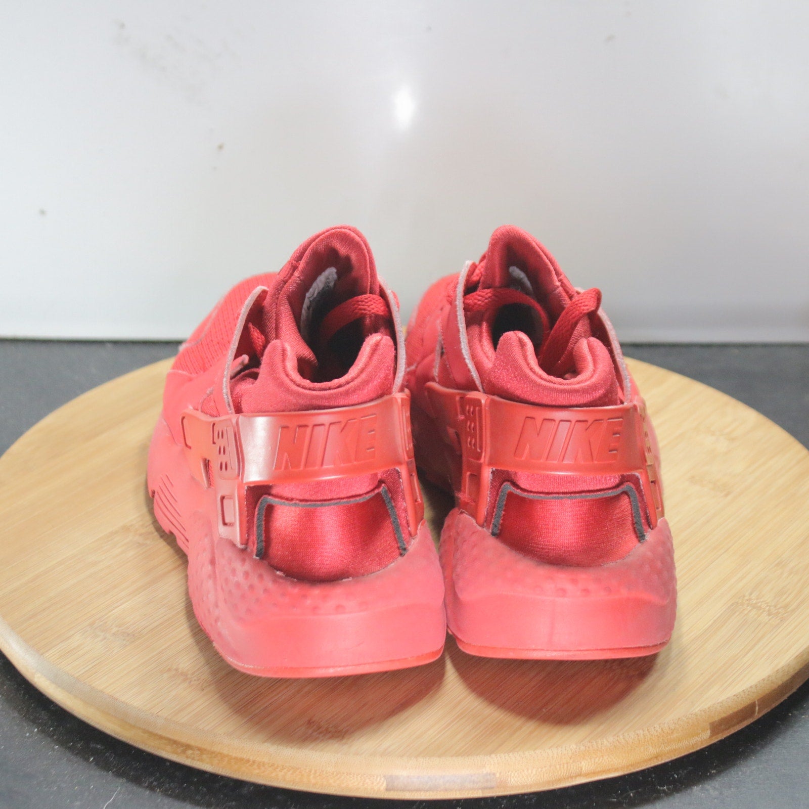 Nike Air Huarache Run Sz 7 Youth=8.5Womens 008808 Triple Red Athletic Sneakers