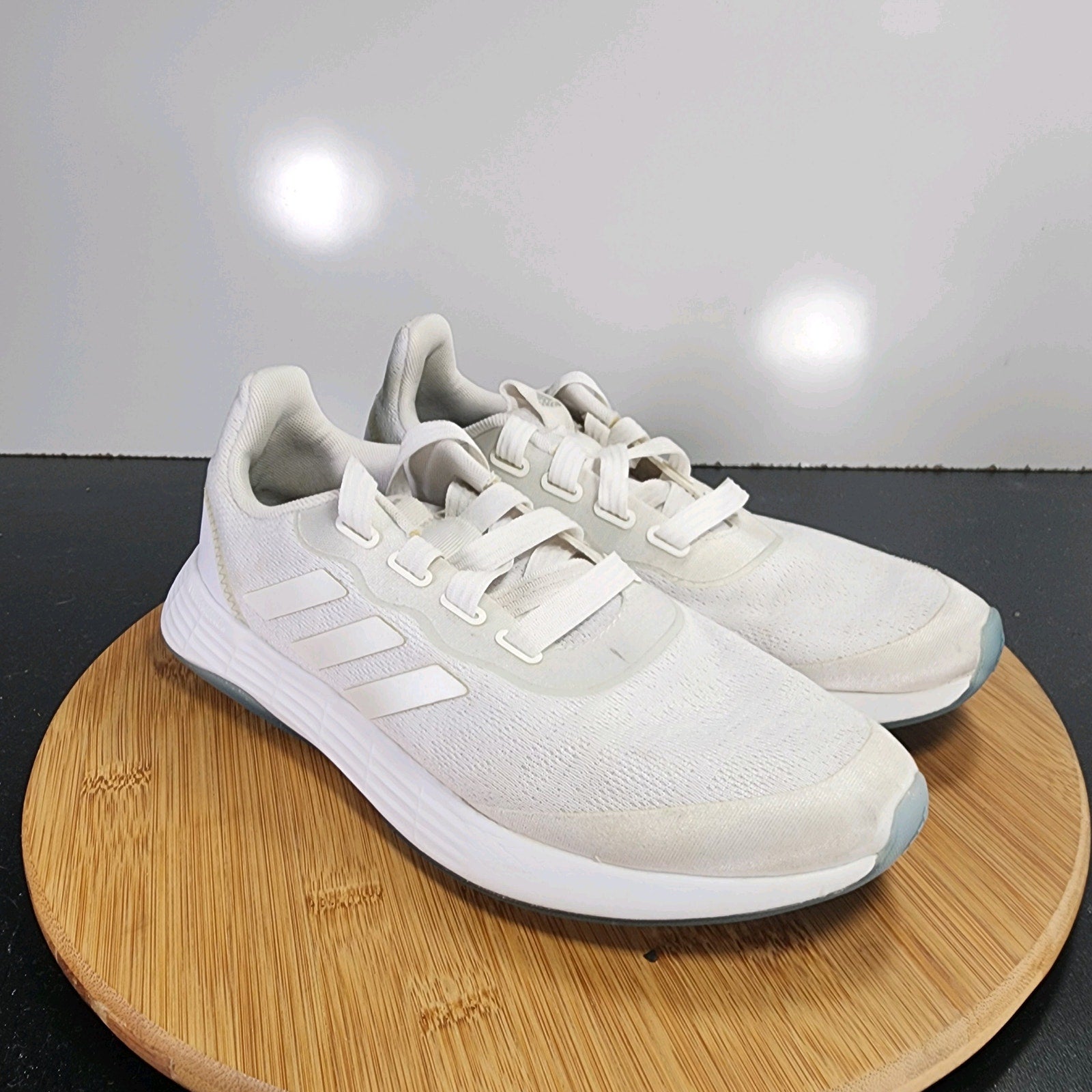 adidas QT Racer Low Sz 7 Womens 009329 White Champagne Running Trainers Sneakers