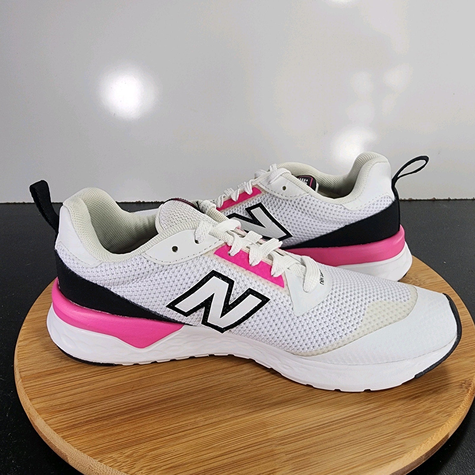 New Balance Fresh Foam 515 Sz 8 Womens 009434 White Pink Black Running Sneakers