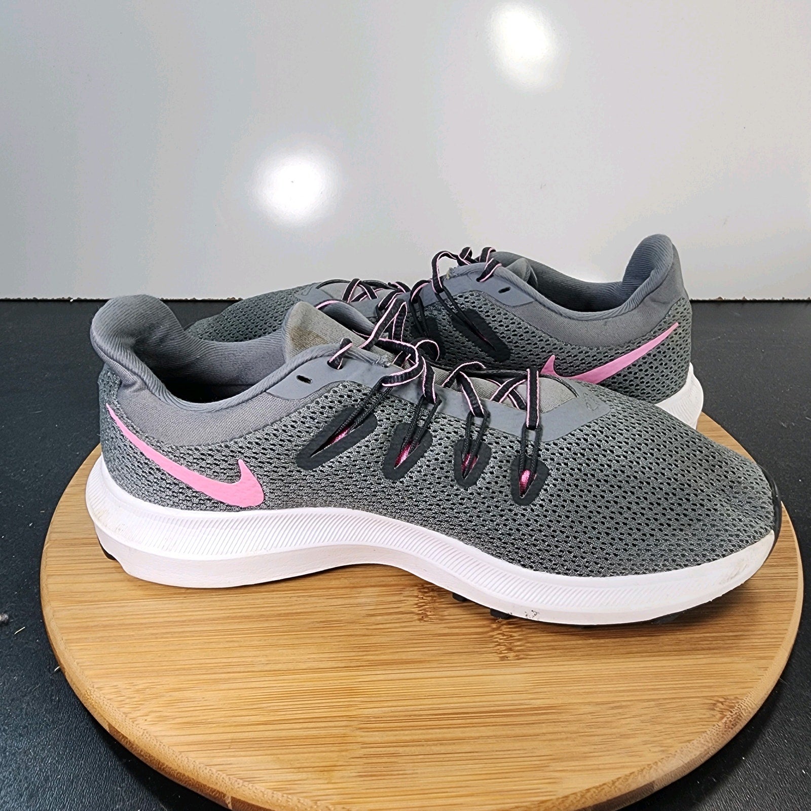 Women's Nike Quest 2 Low Sz 9 010293 Wolf Gray Pink Mesh Running Sneakers Shoes