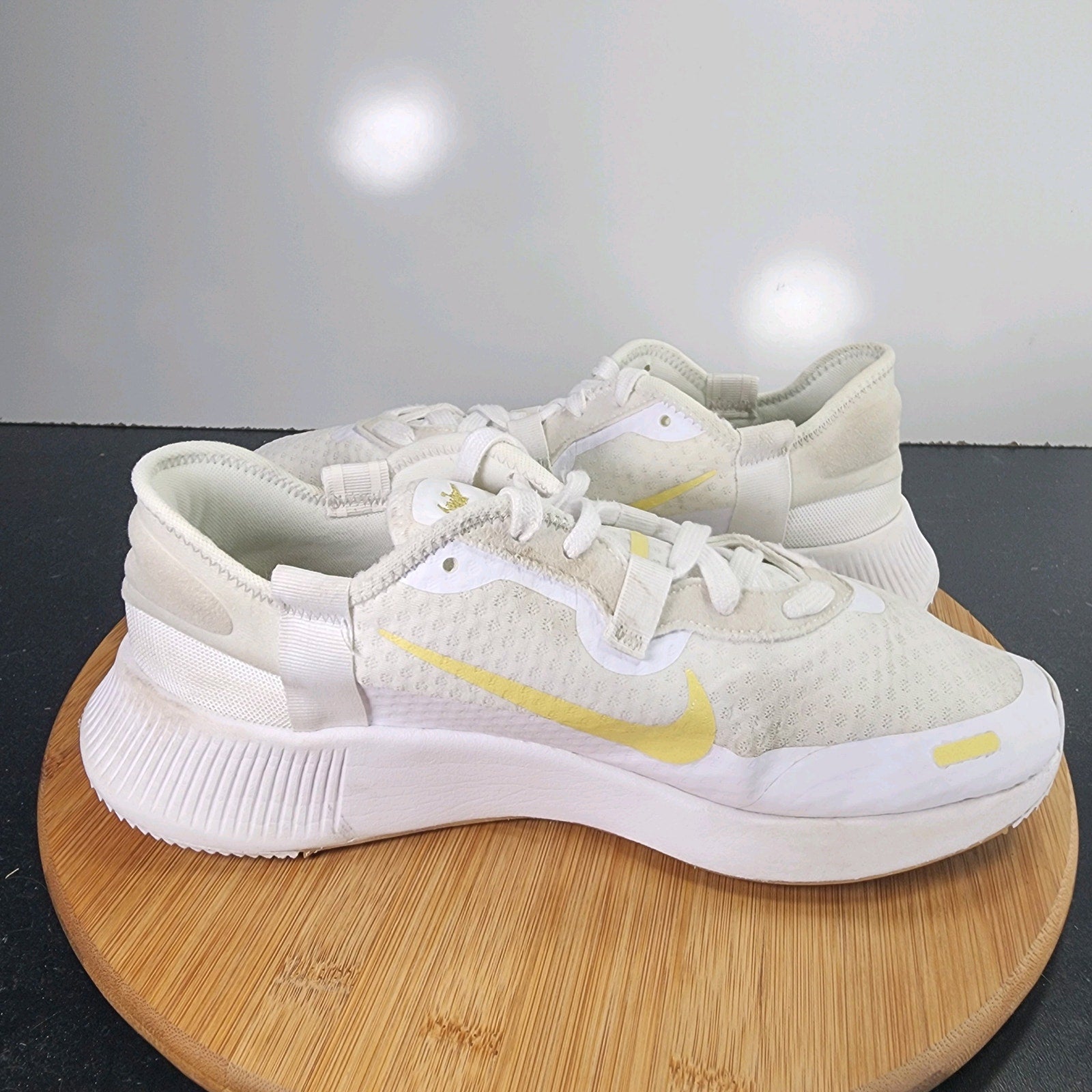 Women's Nike Downshifter 12 Sz 9.5 010149 White Mesh Running Training Sneakers