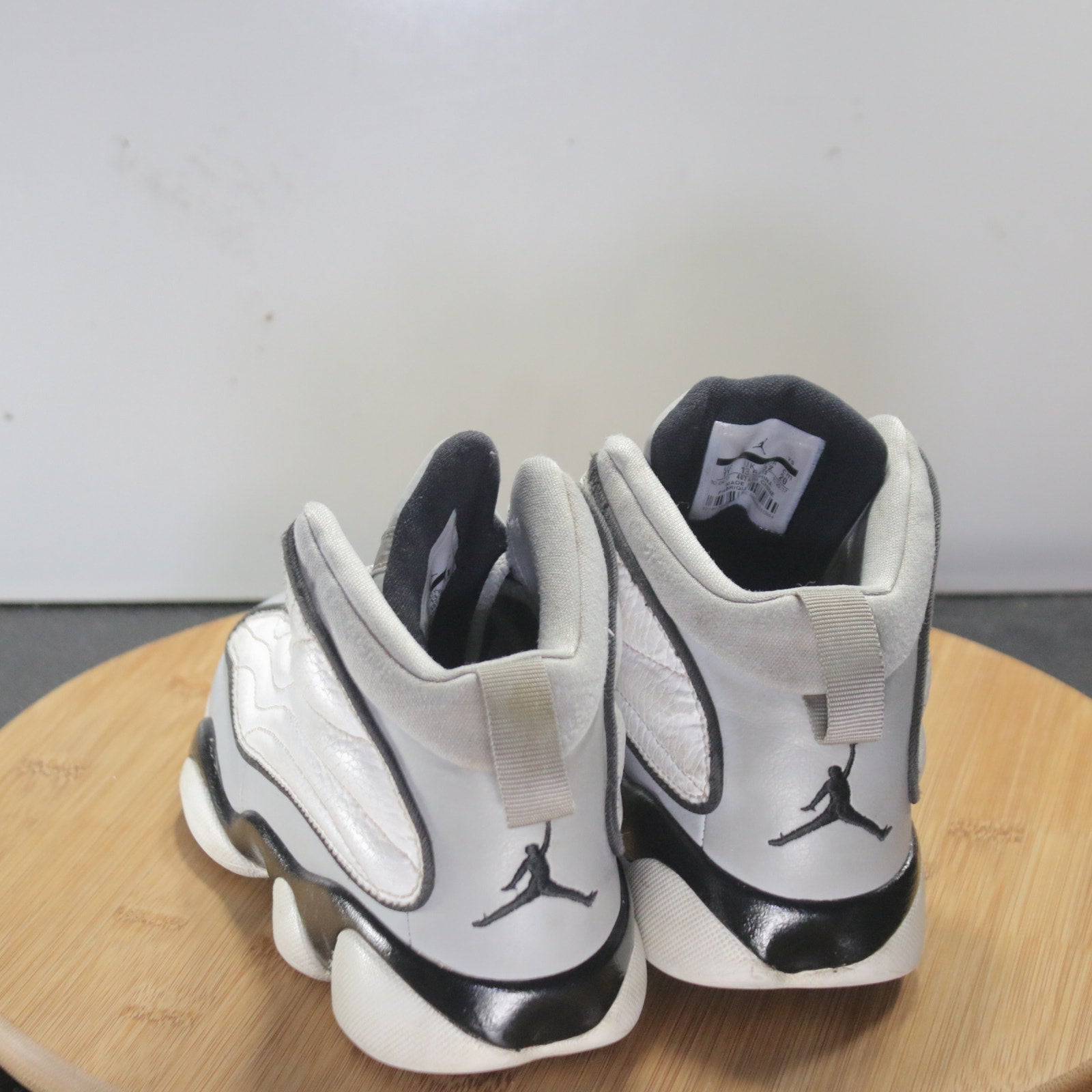 Jordan Pro Strong Mid Size 1 Womens 008480 White Black Black Basketball Sneakers