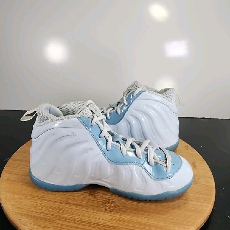 Nike Little Posite One Sz 2 Big Kids 008956 Light Blue White Basketball Sneakers