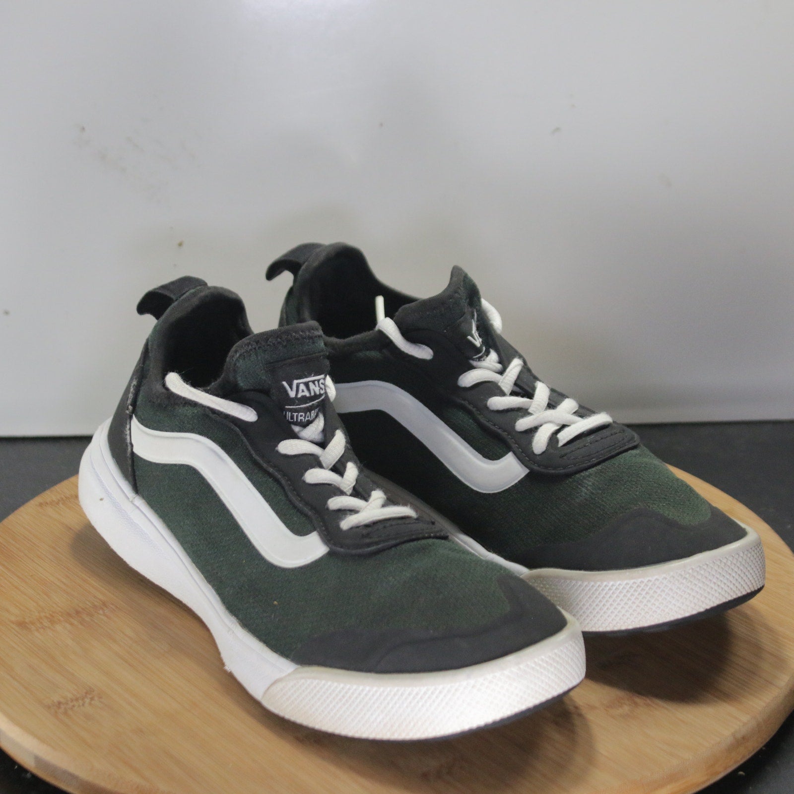 VANS UltraRange Rapidw Sz 8.5 Womens 008181 Black Olive White Skating Sneakers