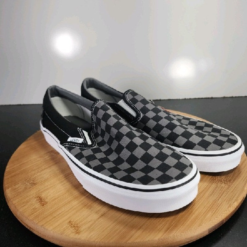 VANS Classic Slip On Low Sz 9.5 Mens 009230 Black Gray Check Skating Sneakers