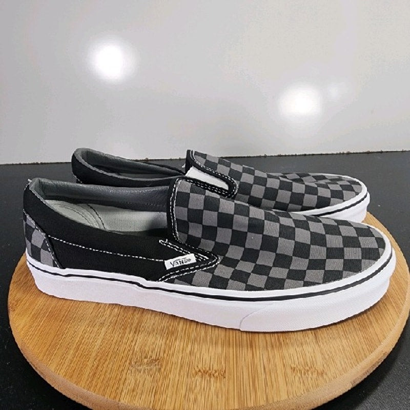 VANS Classic Slip On Low Sz 9.5 Mens 009230 Black Gray Check Skating Sneakers