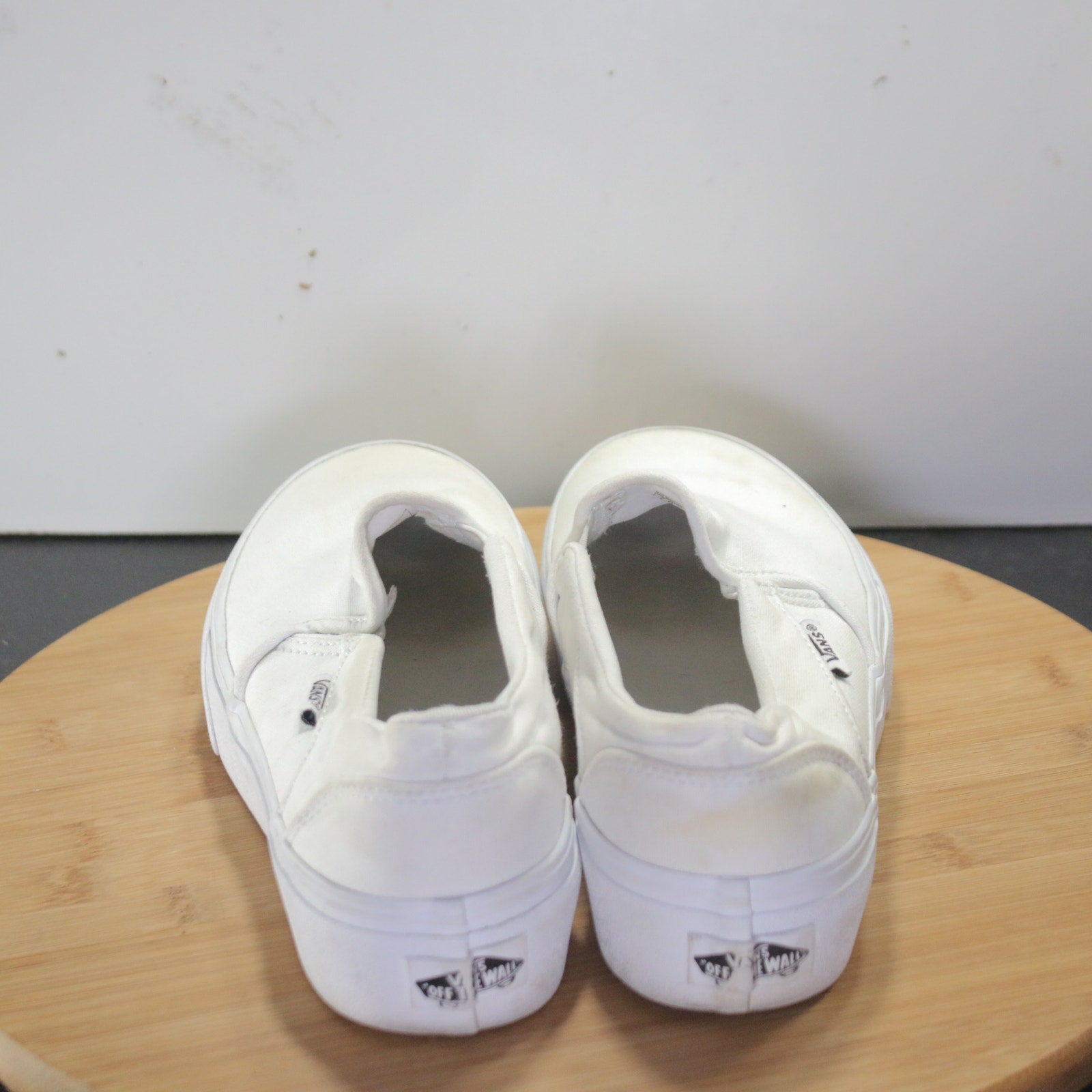 VANS Classic Slip On Low Sz 7 Womens 007923 Triple White Skateboarding Sneakers