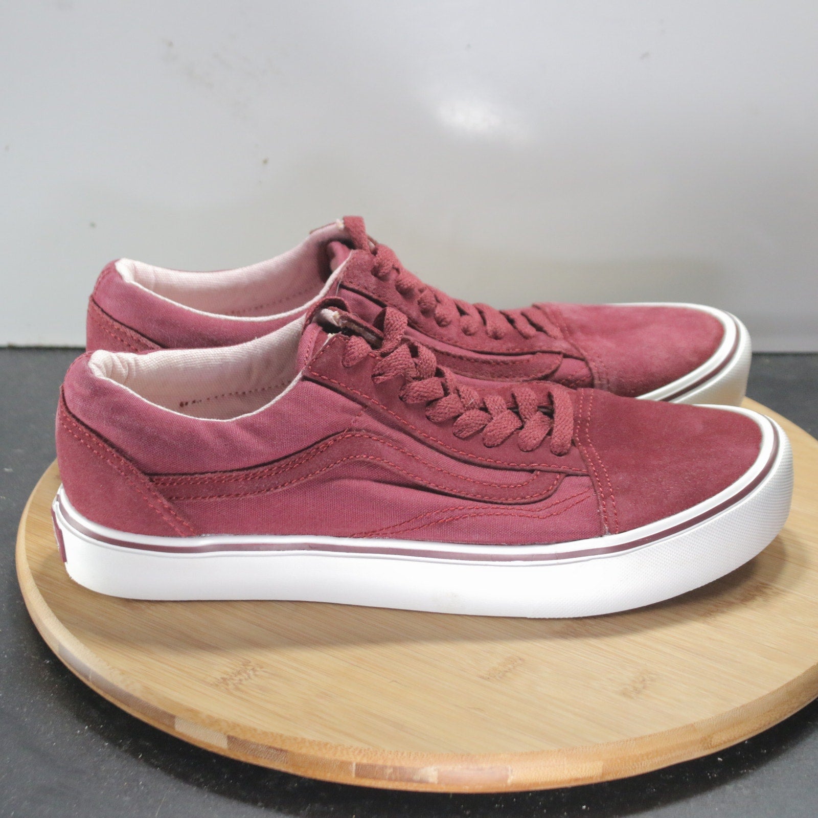 VANS Old Skool Low Sz 9 Mens 008721 Burgundy White Skateboarding Sneakers Shoes